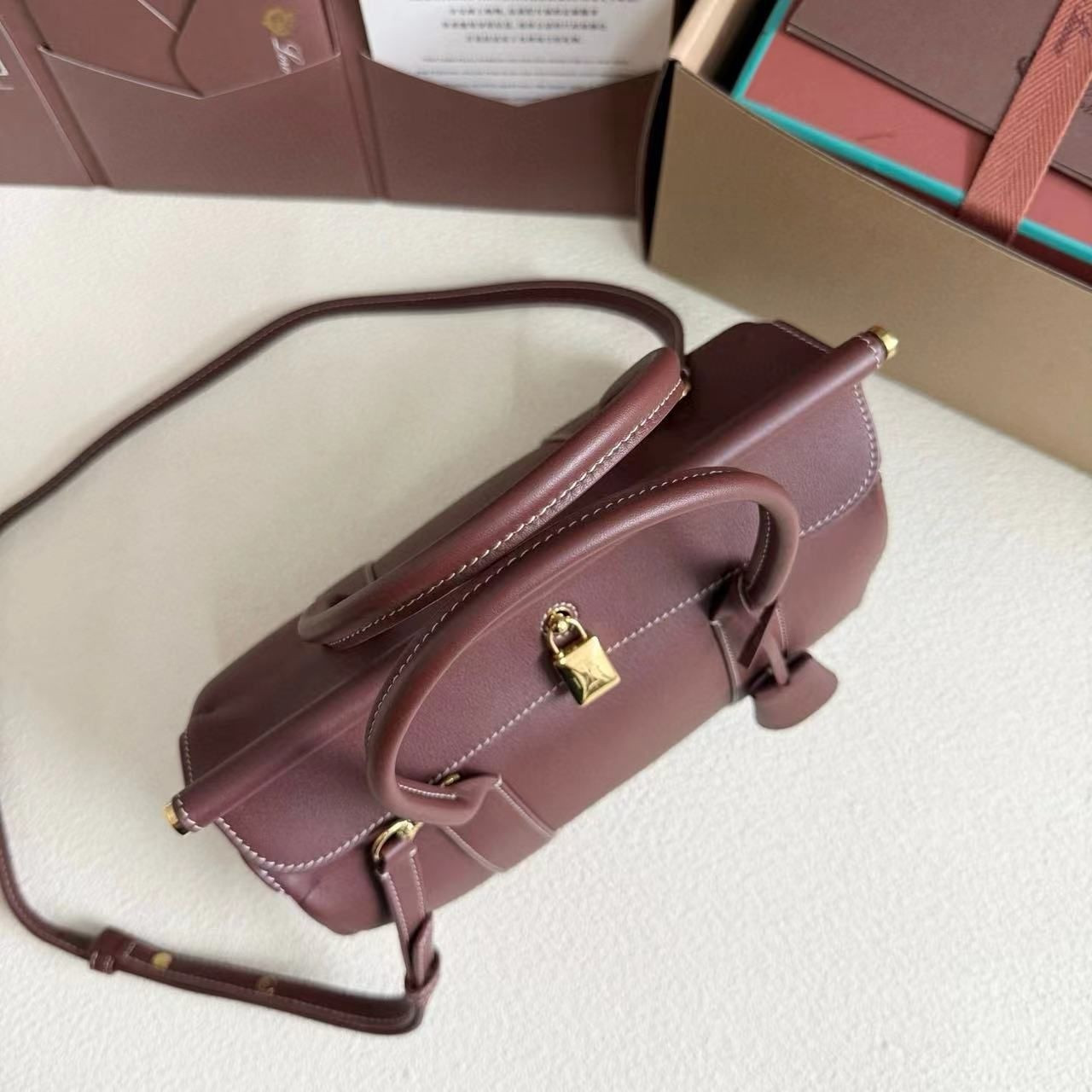 L**o p*ana loom bag l25 smooth calfskin 25x18x12.5cm