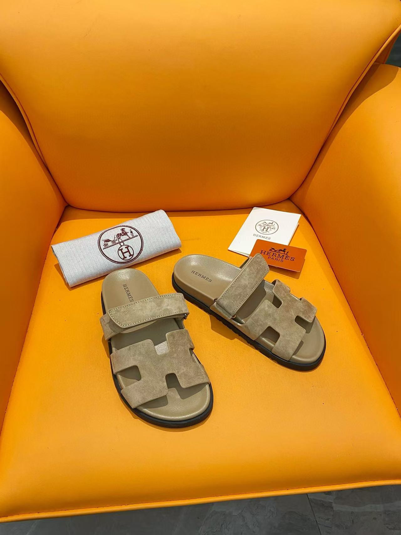 ua H**mes chypre sandal
