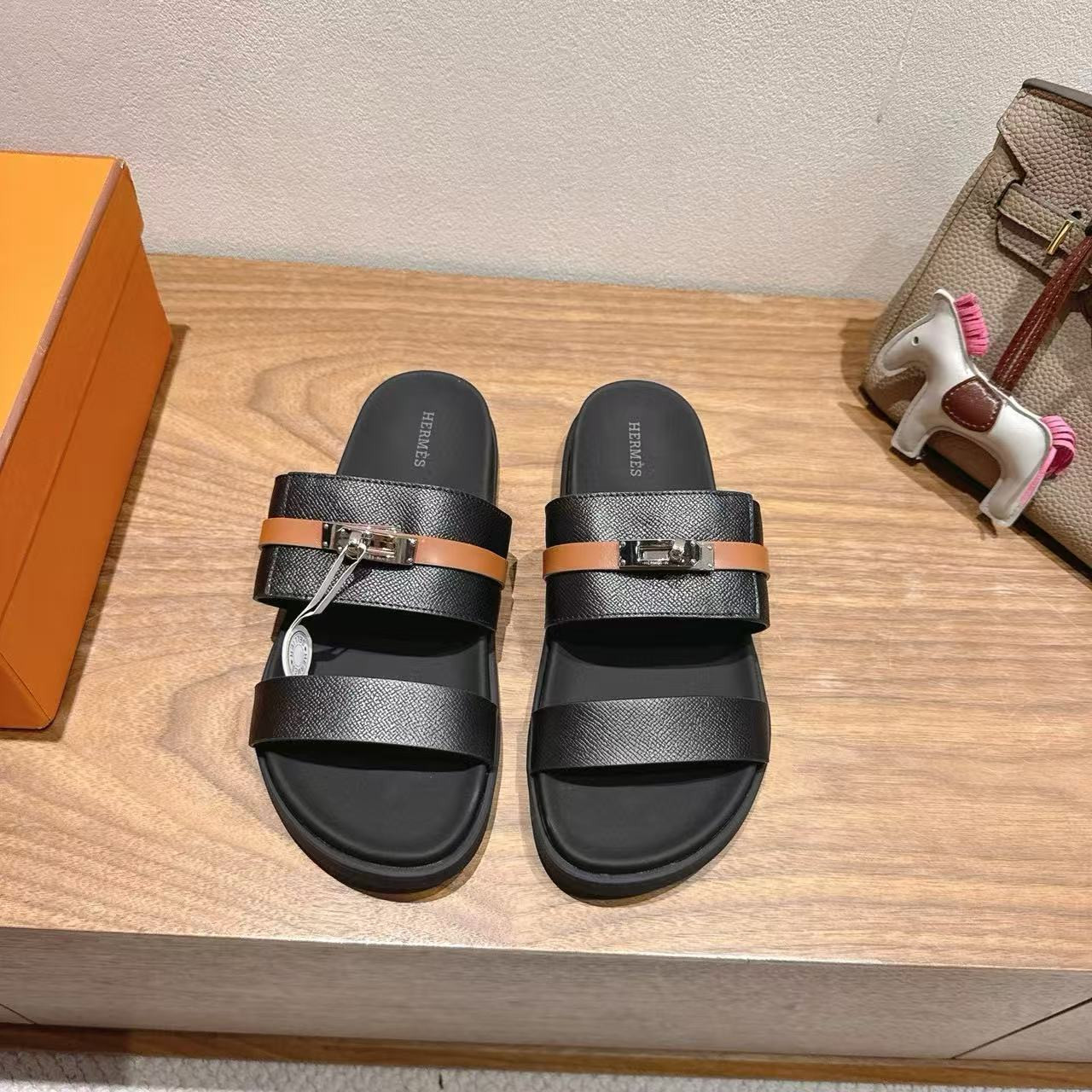 ua H**mes jackson sandal