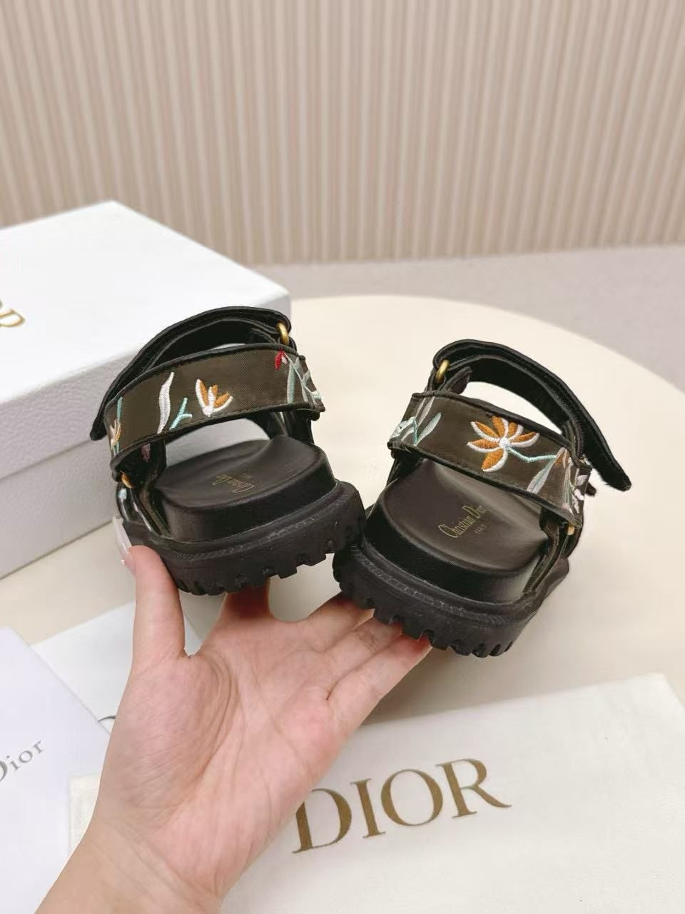 ua D*or D*oract sandals