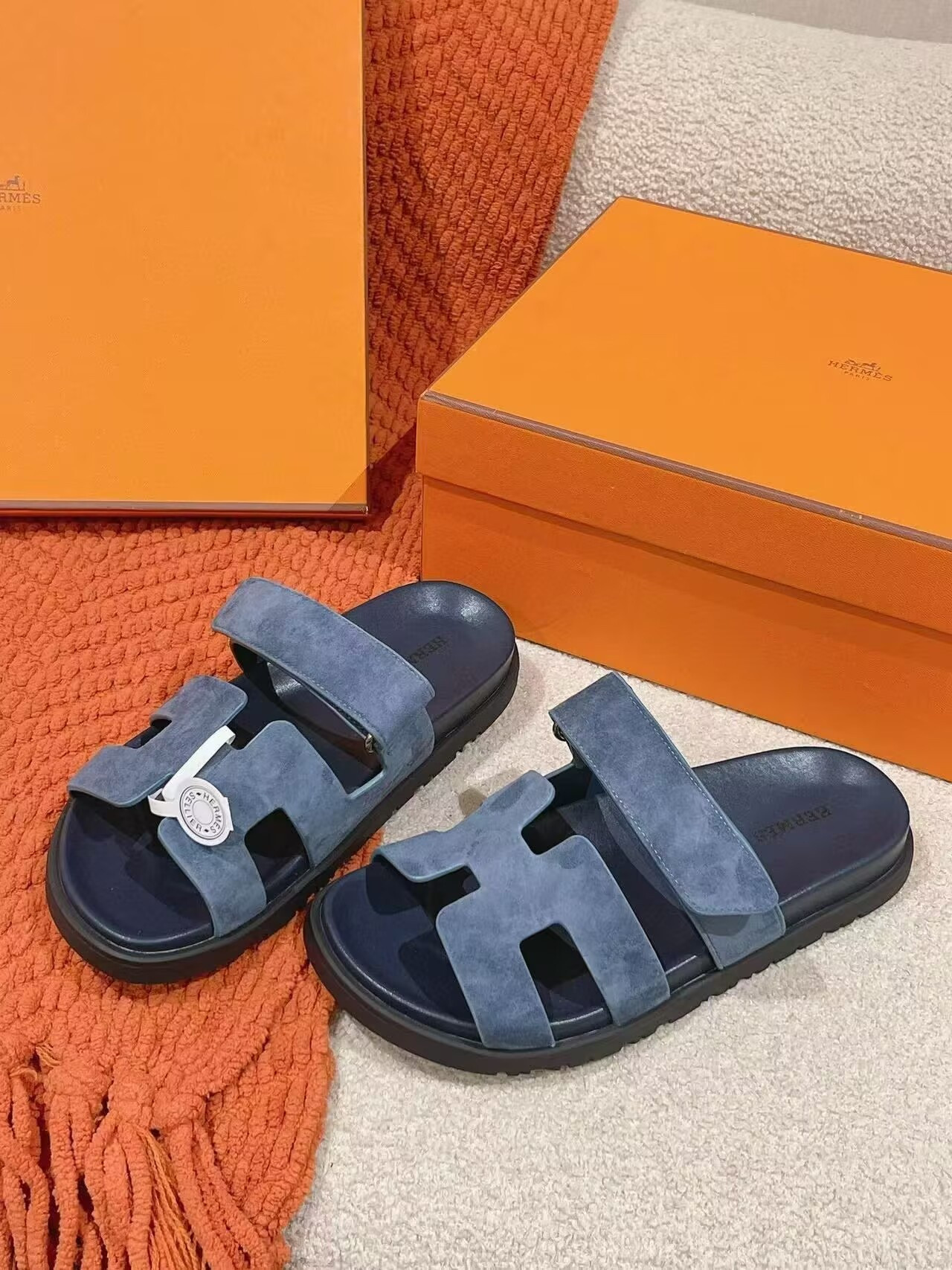 ua H**mes chypre sandal
