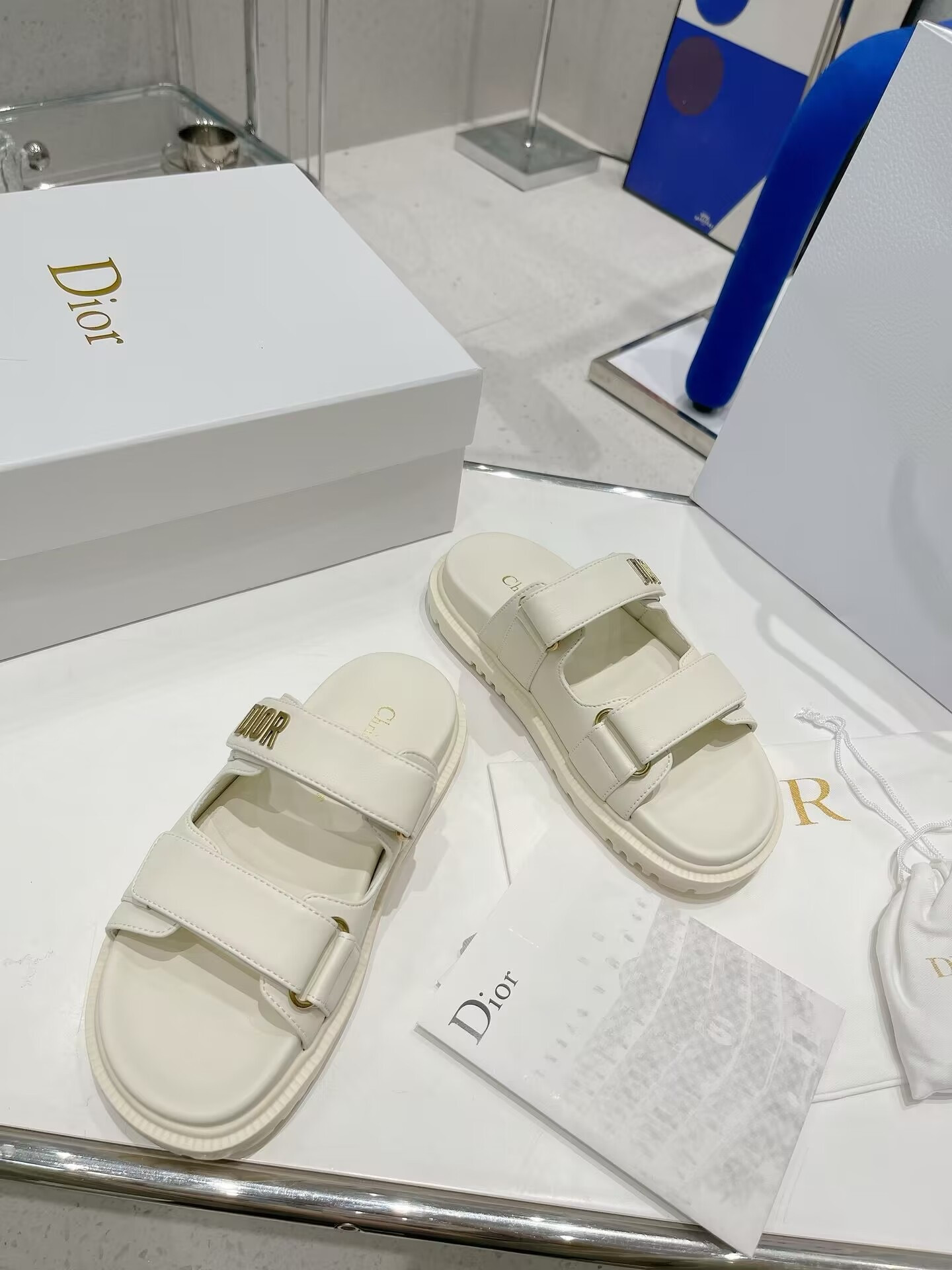 ua D*or D*oract sandal white