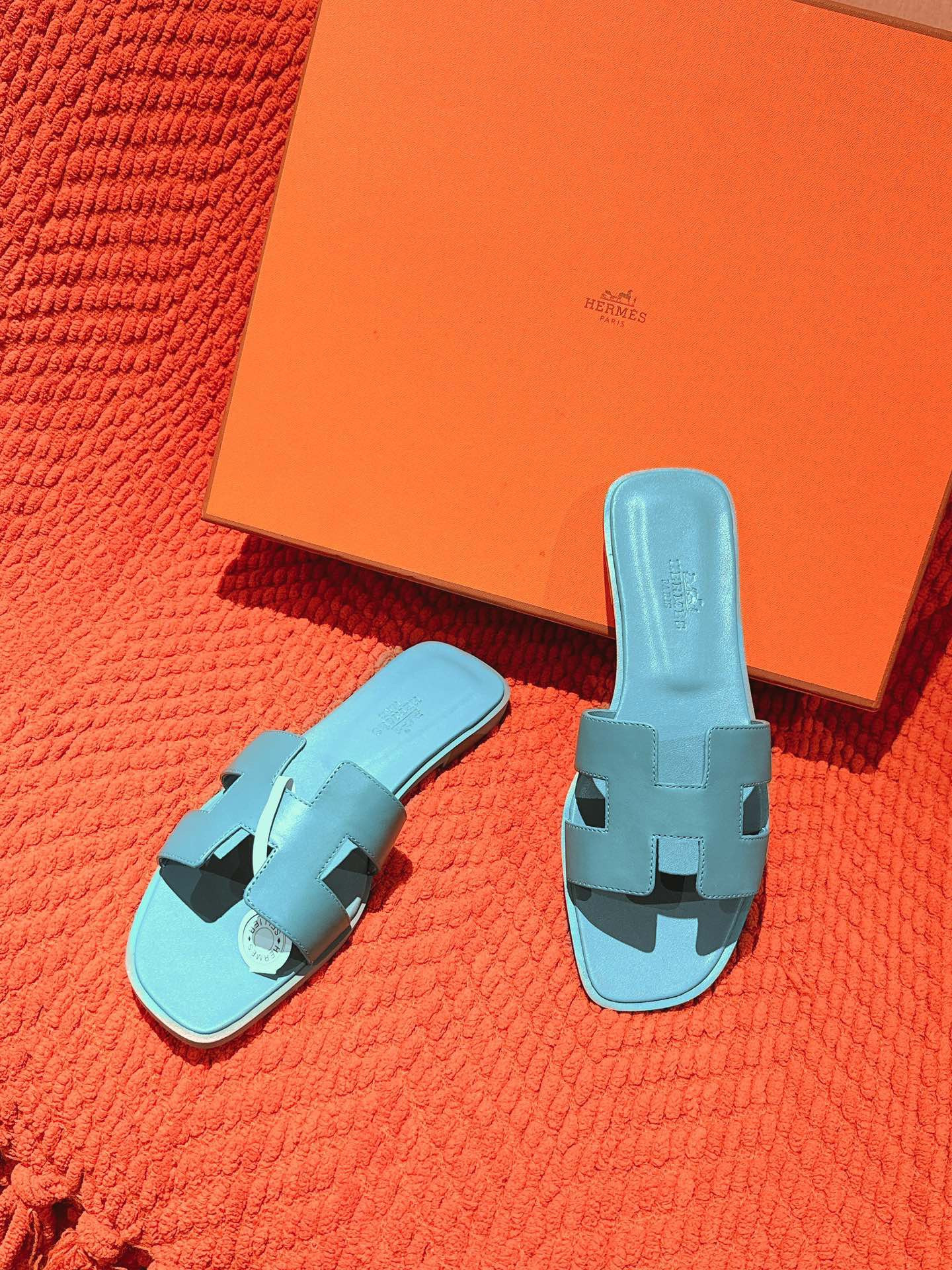 ua H**mes oran sandal