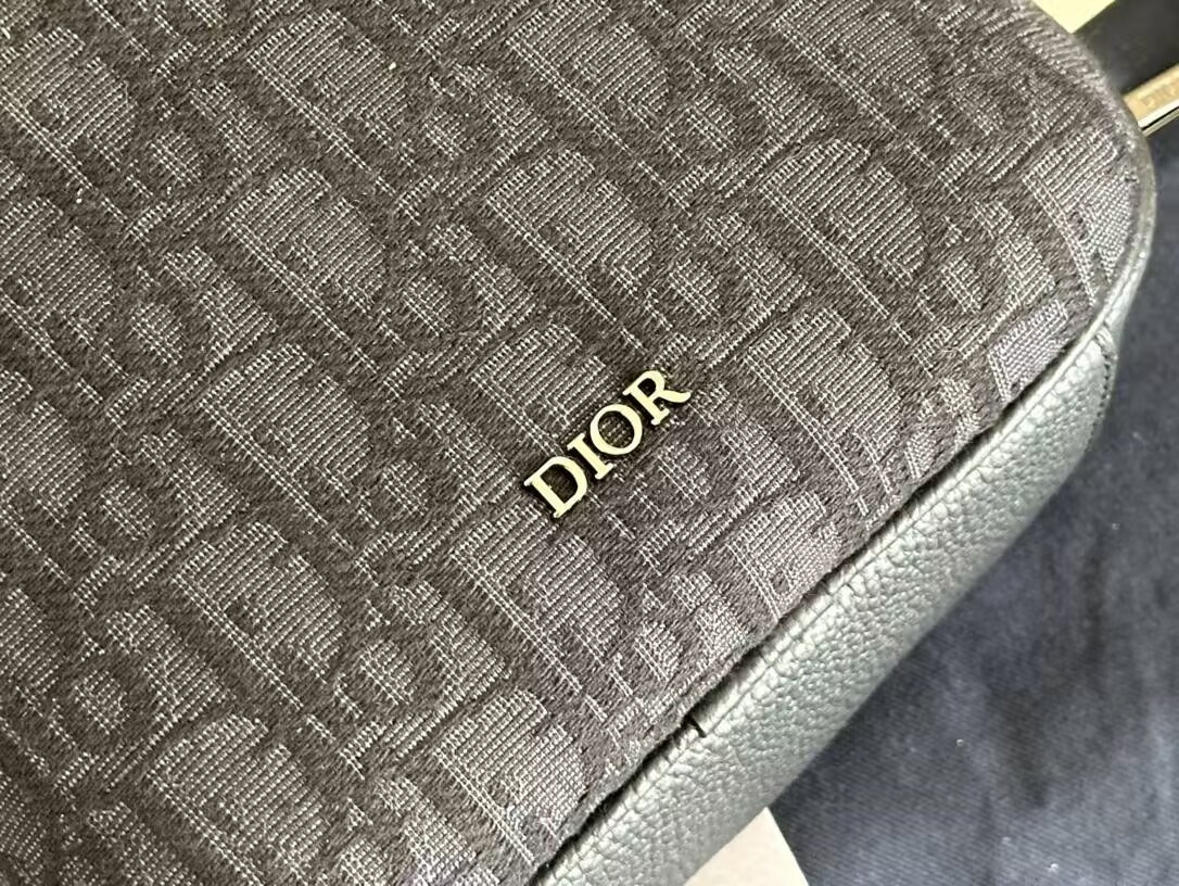 D*or rider 2.0 sling bag black D*or oblique jacquard and black grained calfskin 17x26x8cm