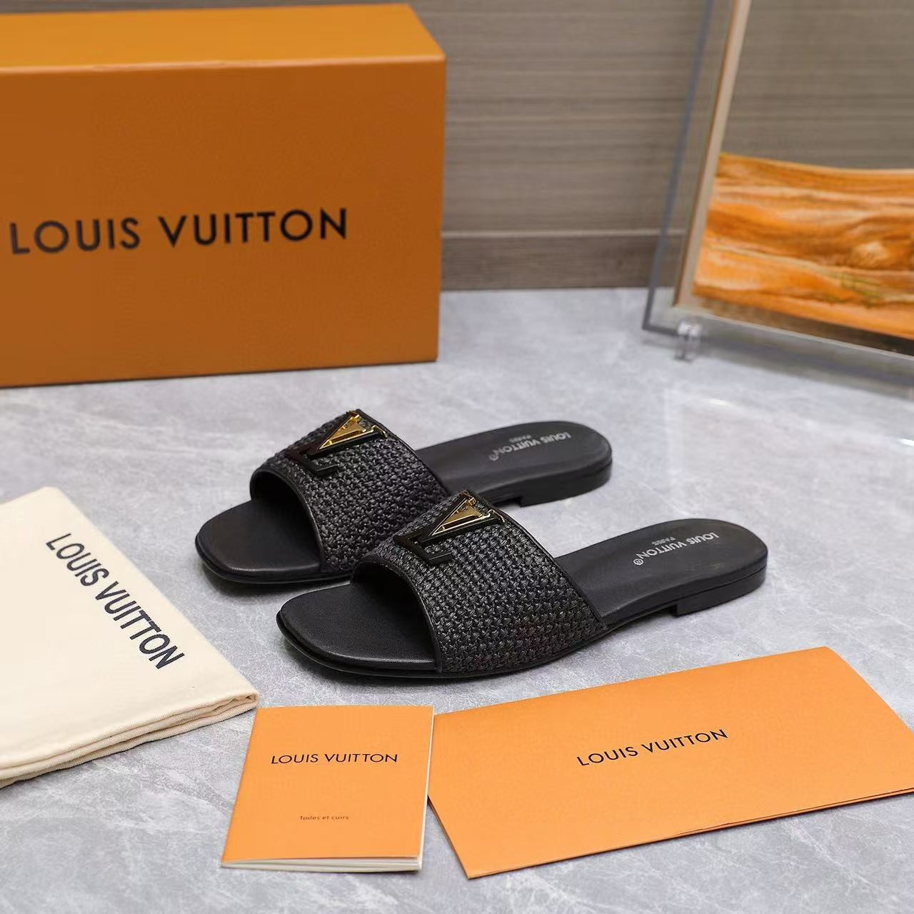 UA LV Mare Flat Mule