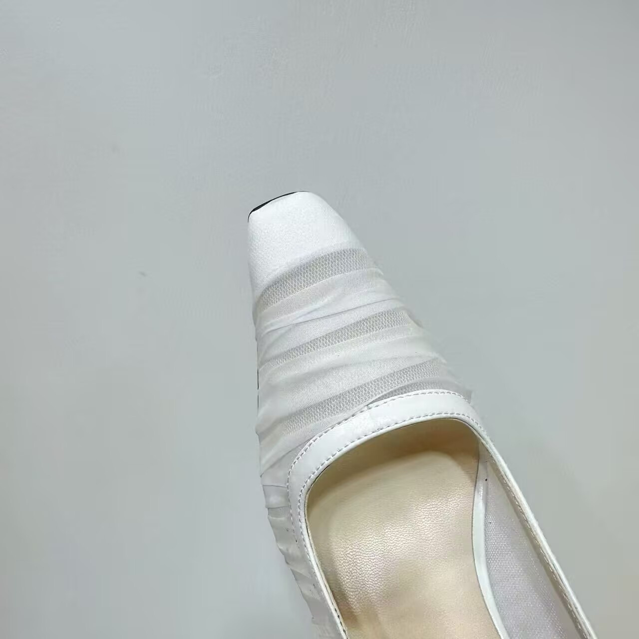 ua Ji*y Ch* ivory tulle and nappa pumps