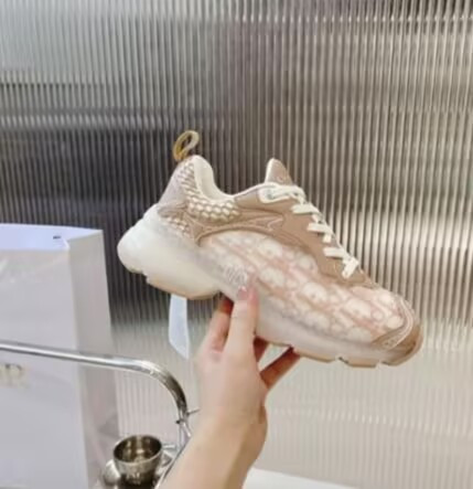ua D*or vibe sneaker