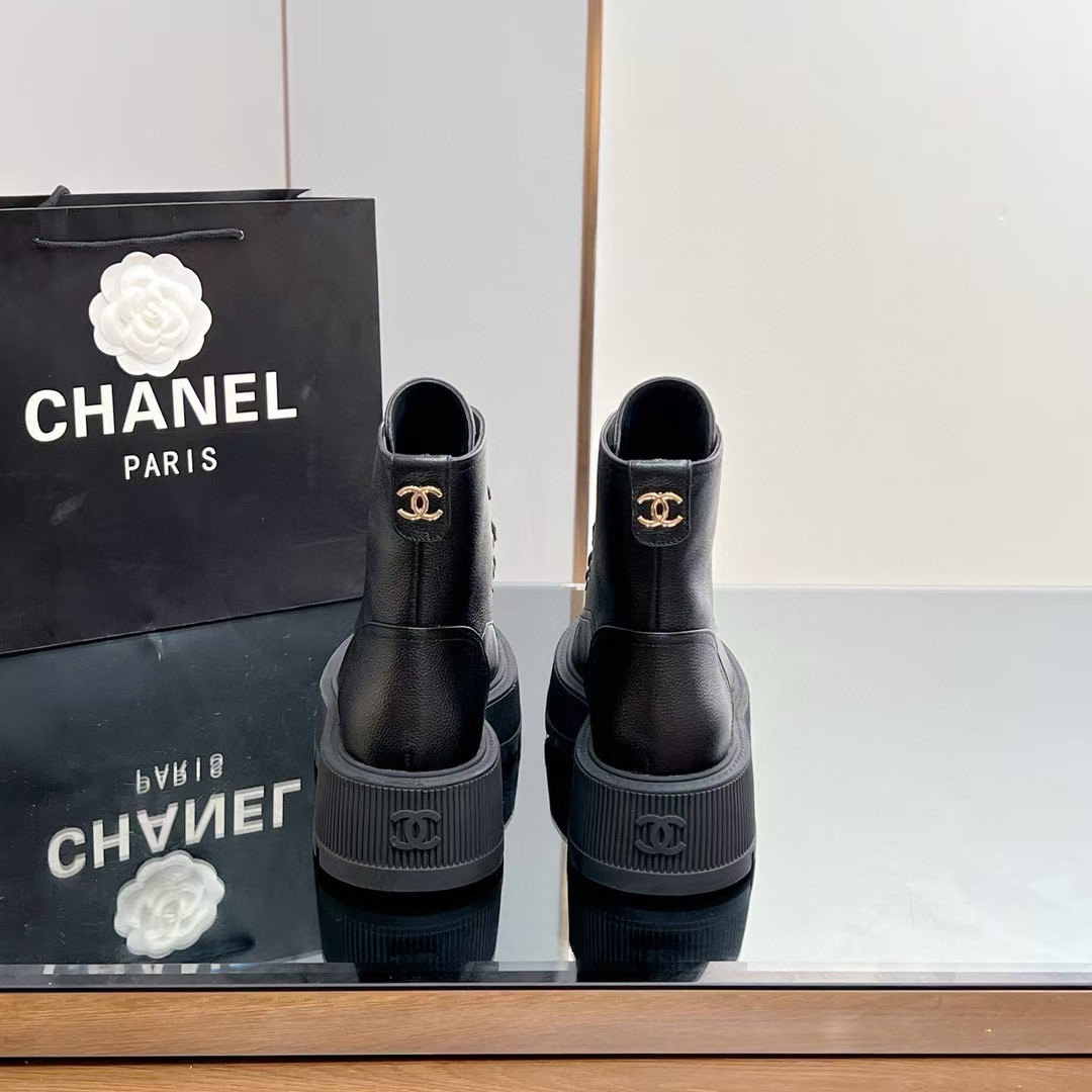 ua Ch*el boots