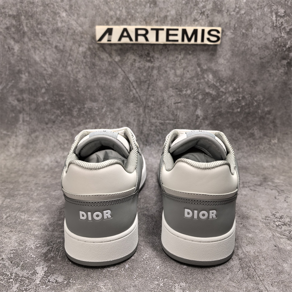 ua D*or sneaker