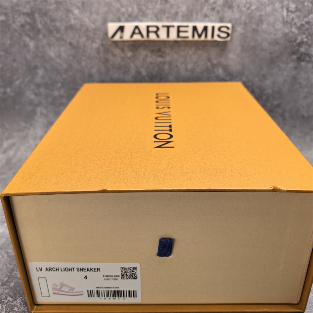 UA LV Trainer Sneaker