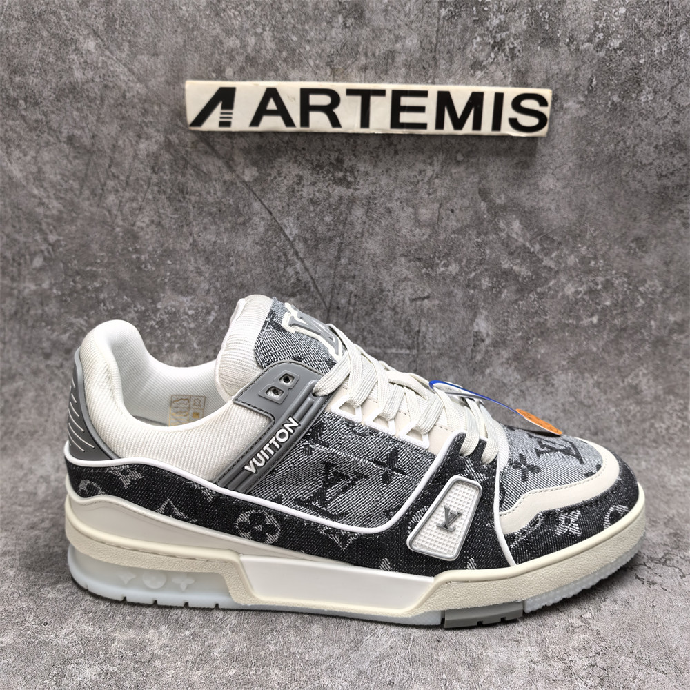 UA LV Trainer Sneaker