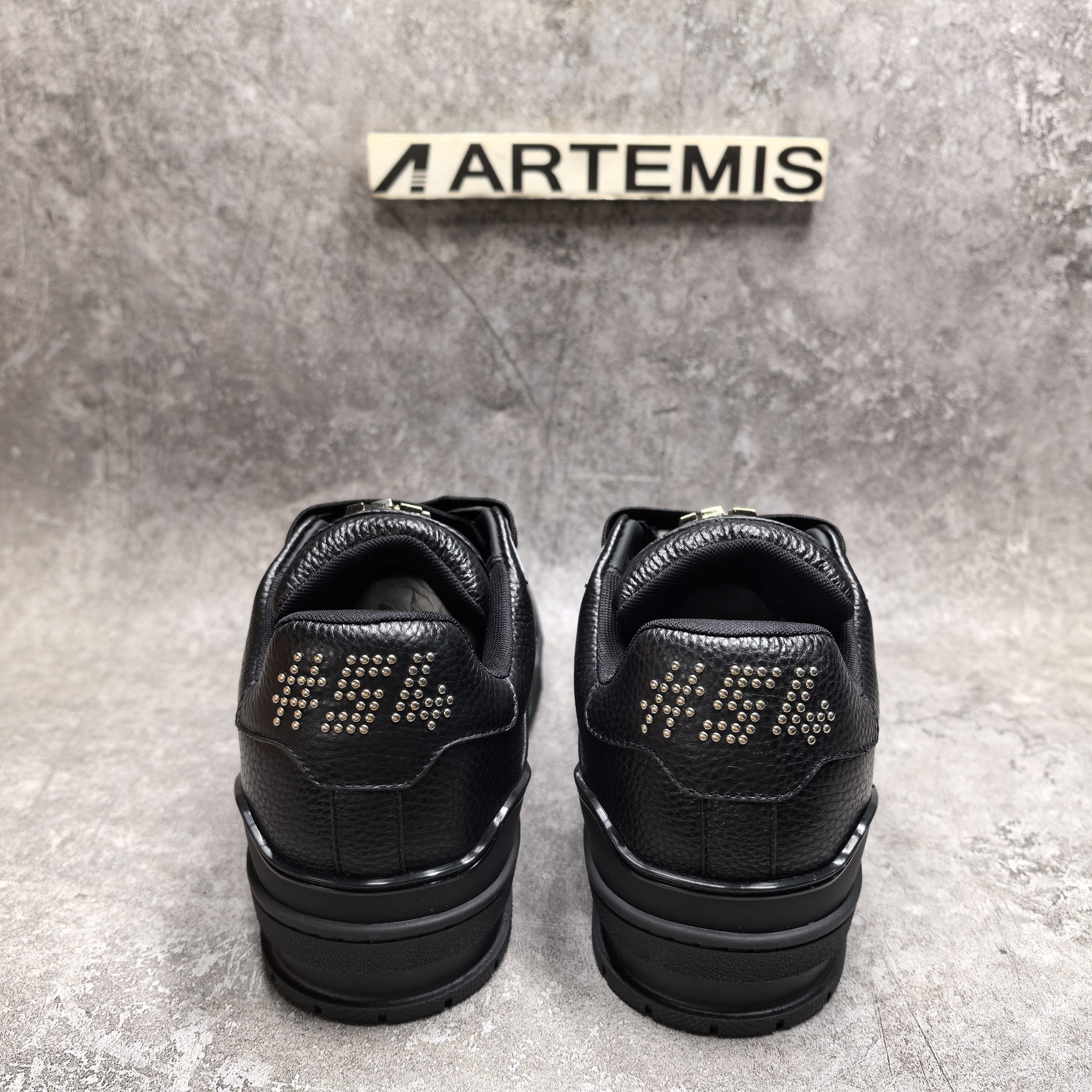 UA LV Trainer Sneaker