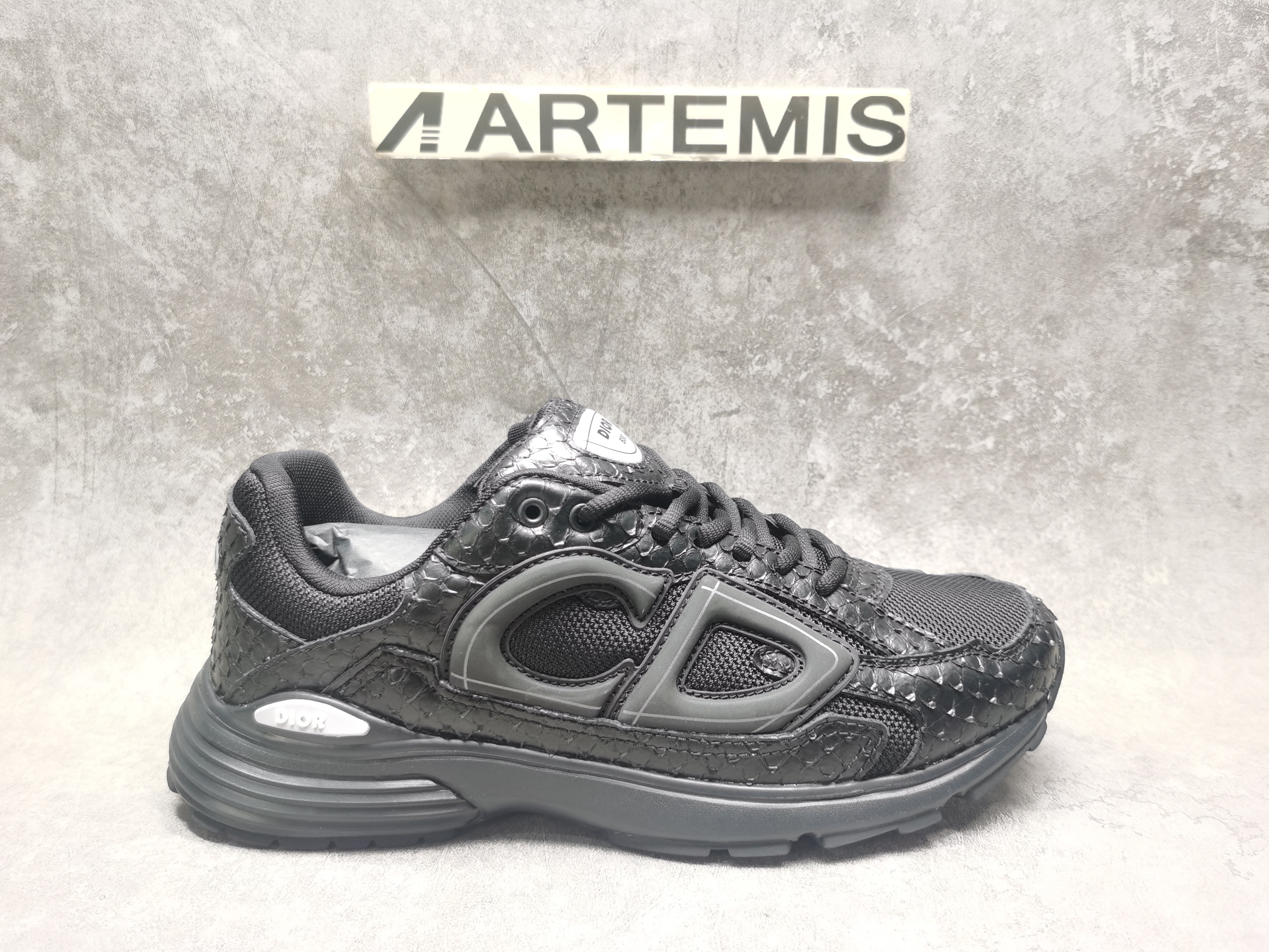 ua D*or b30