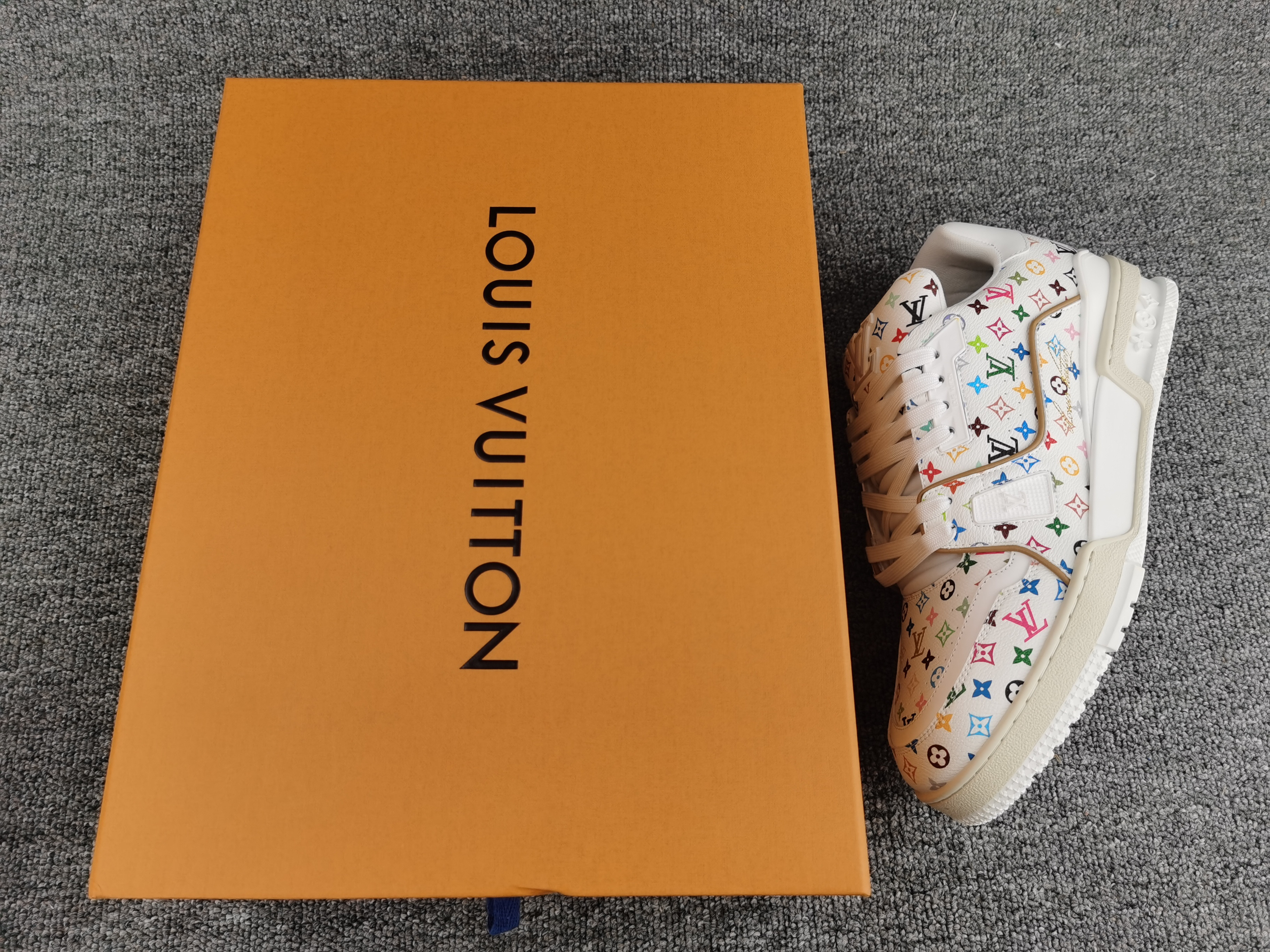 UA LV Trainer Sneaker