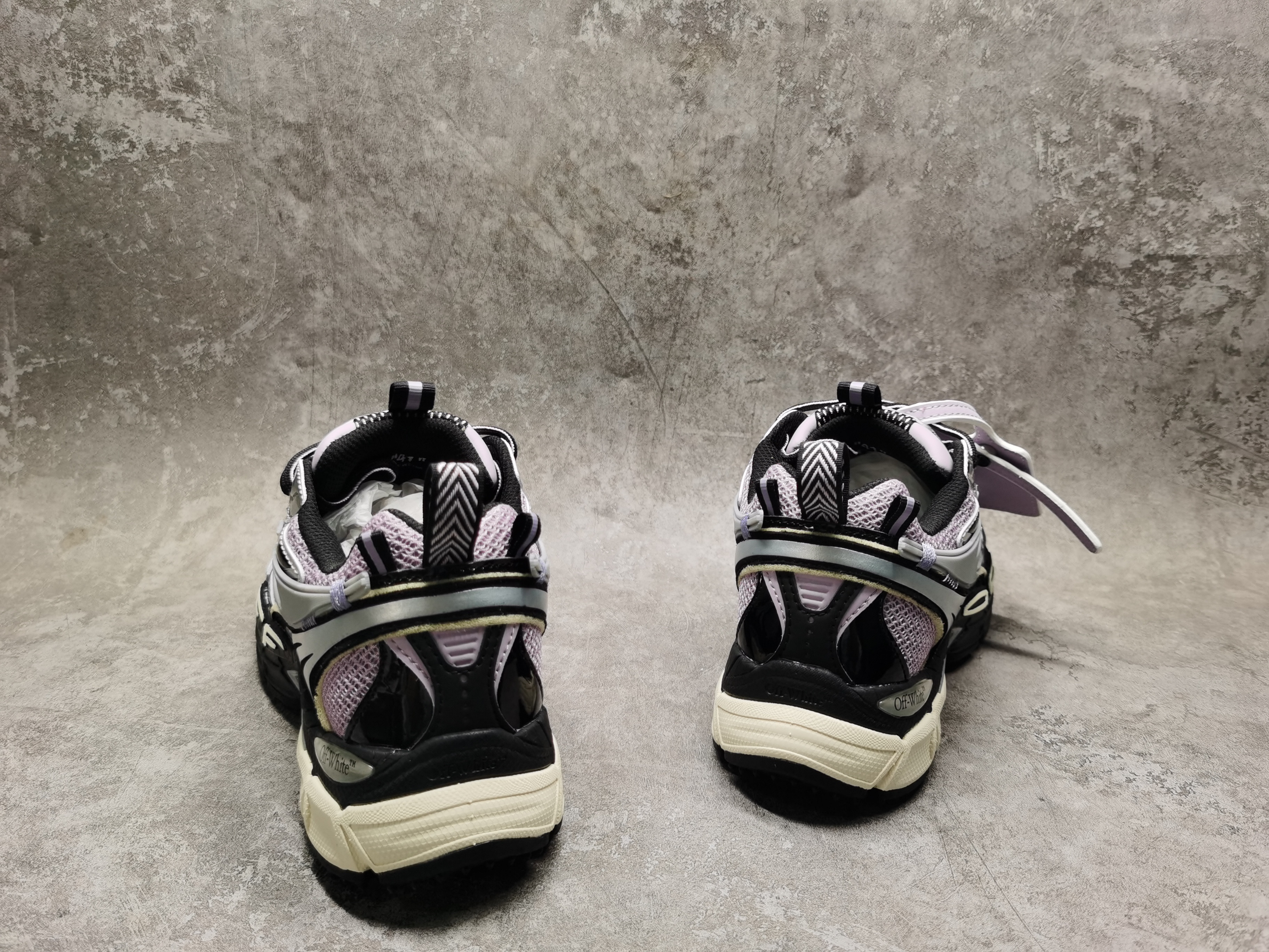 UA Off-White "BE RIGHT BACK"