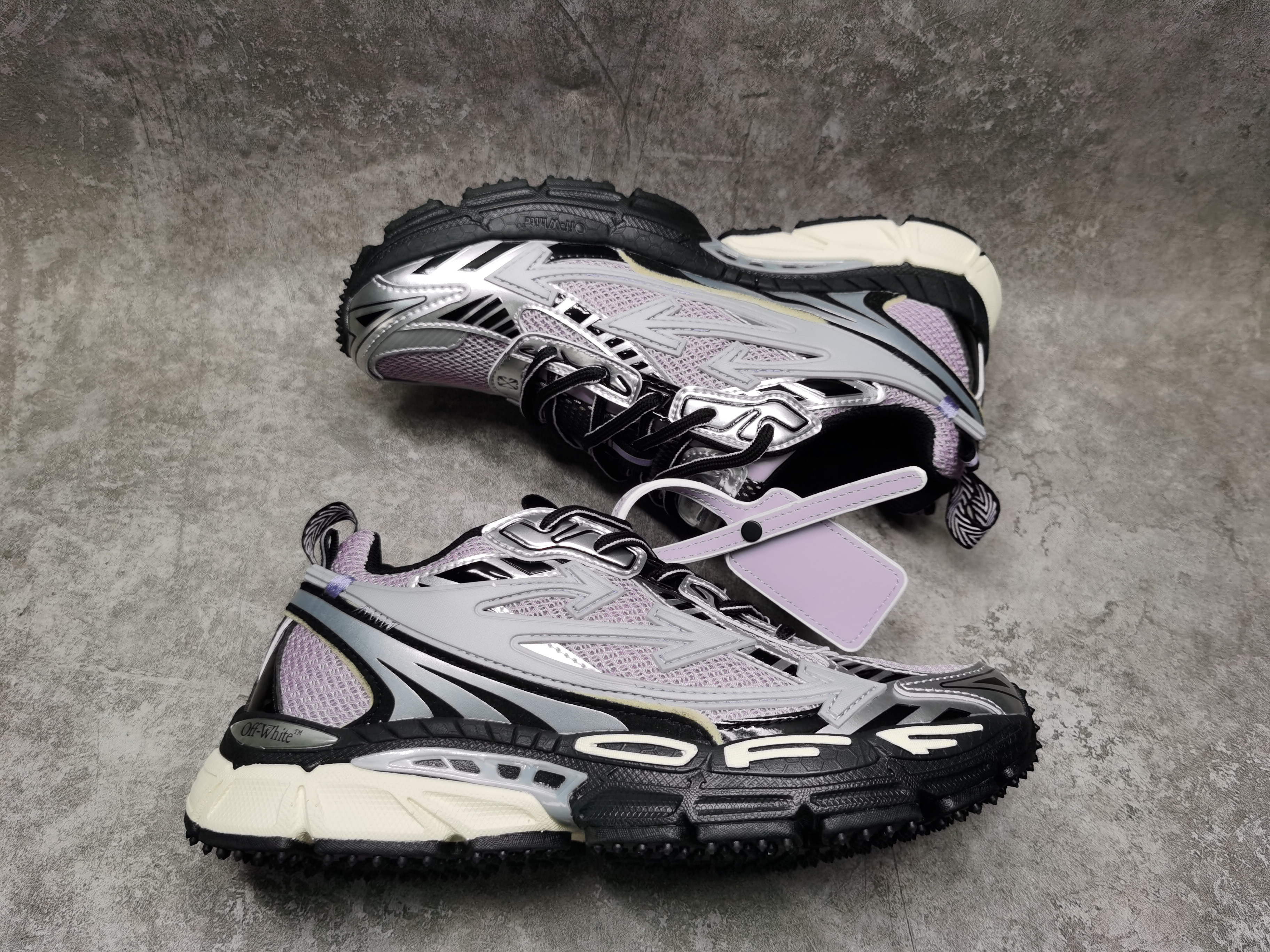 UA Off-White "BE RIGHT BACK"