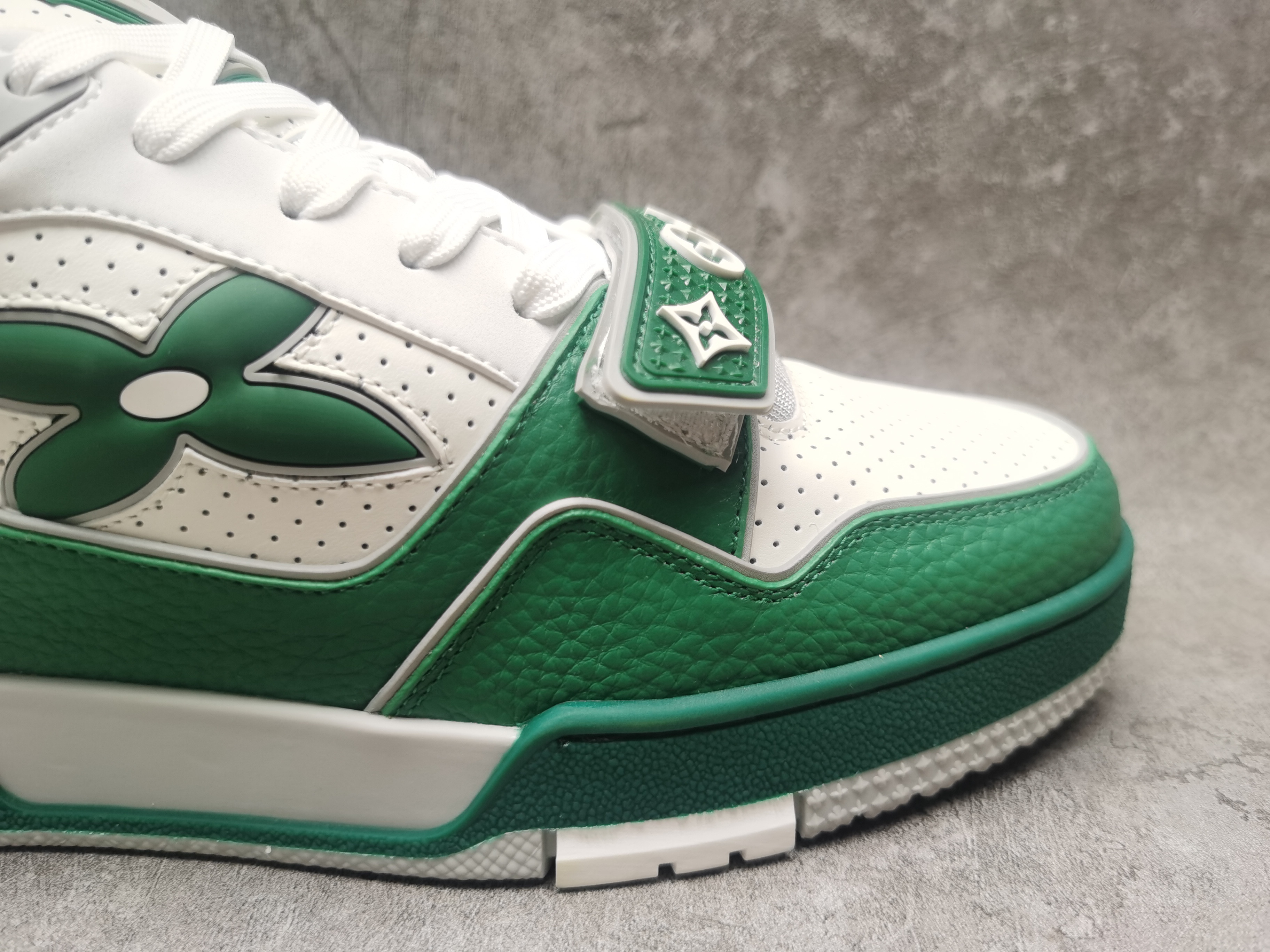 UA LV Trainer Sneaker