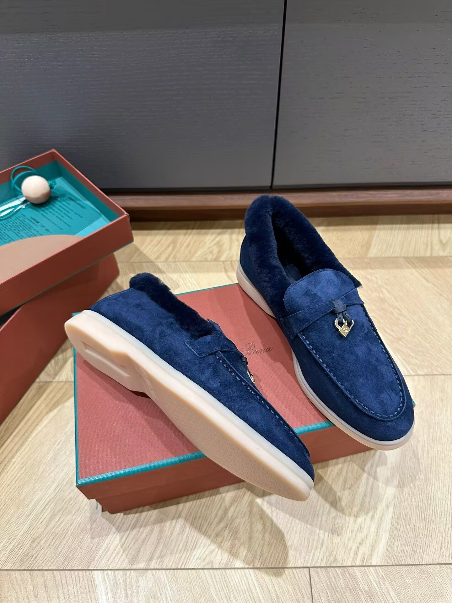ua L**o p*ana summer charms walk loafers