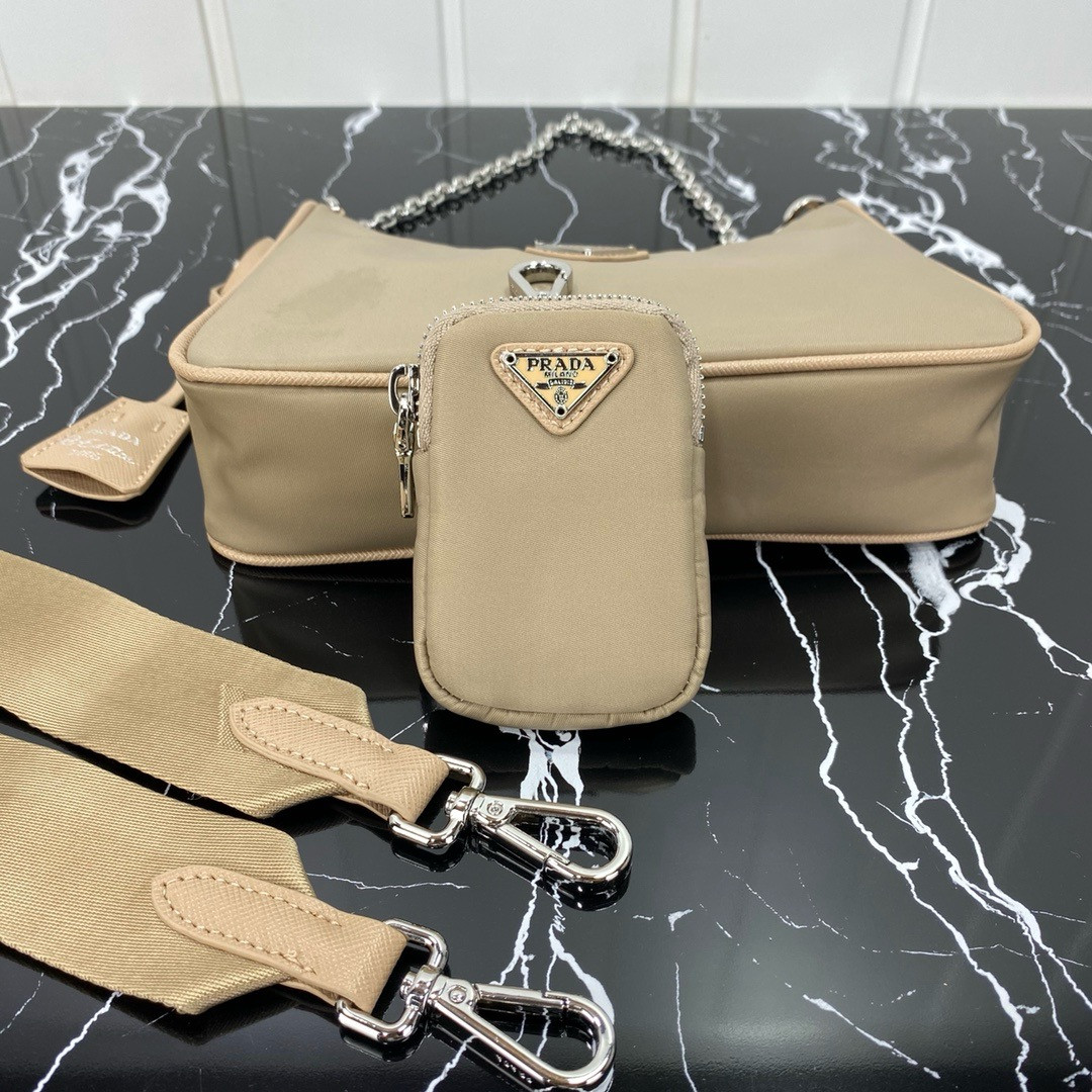 Pra*a re-edition 2005 re-nylon bag