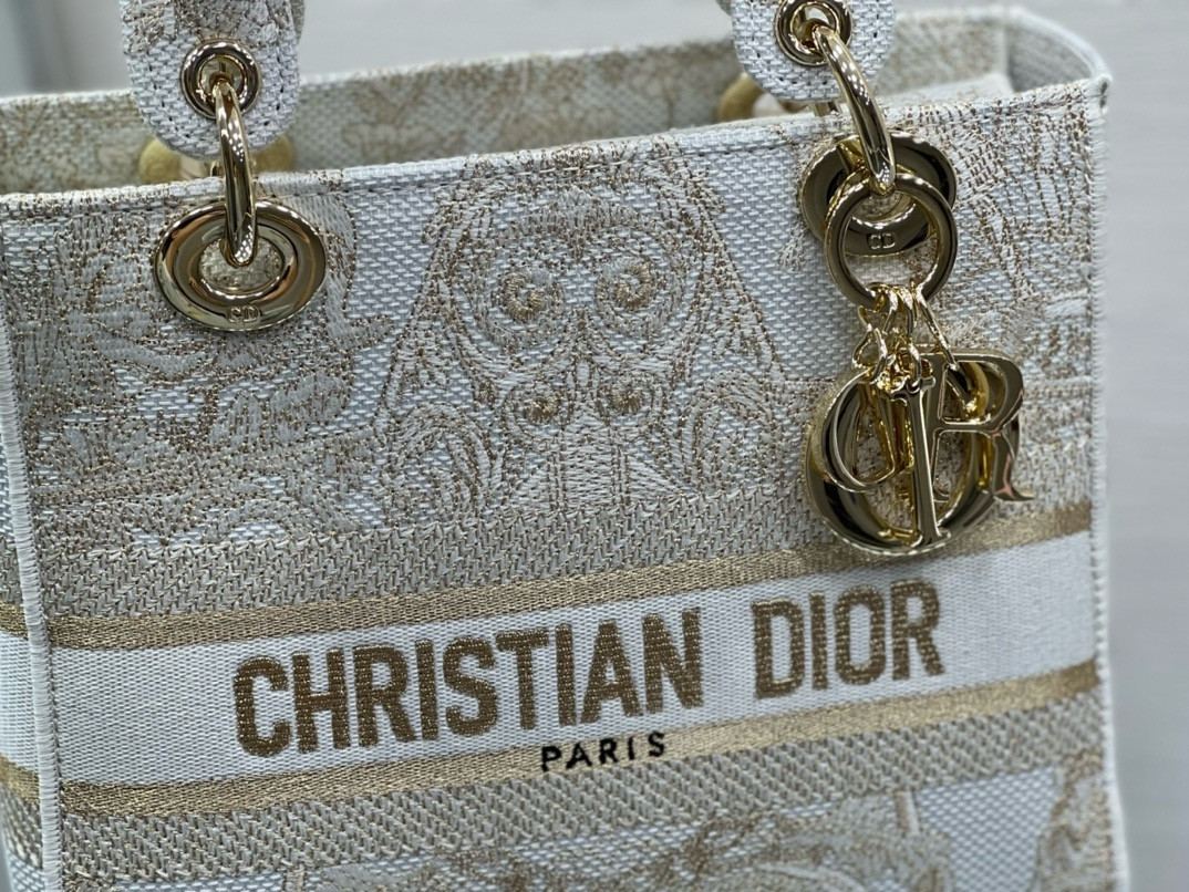 medium D*or lady d-lite bag 24 x 20 x 11 cm