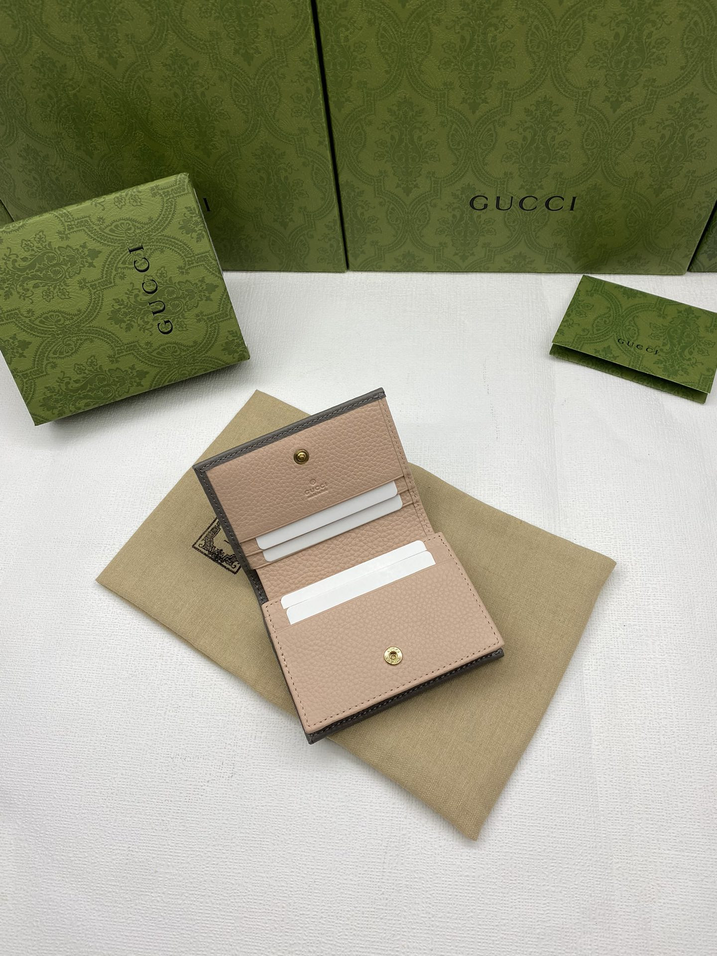 G*u*i huhu card wallet 11x8.5x3cm