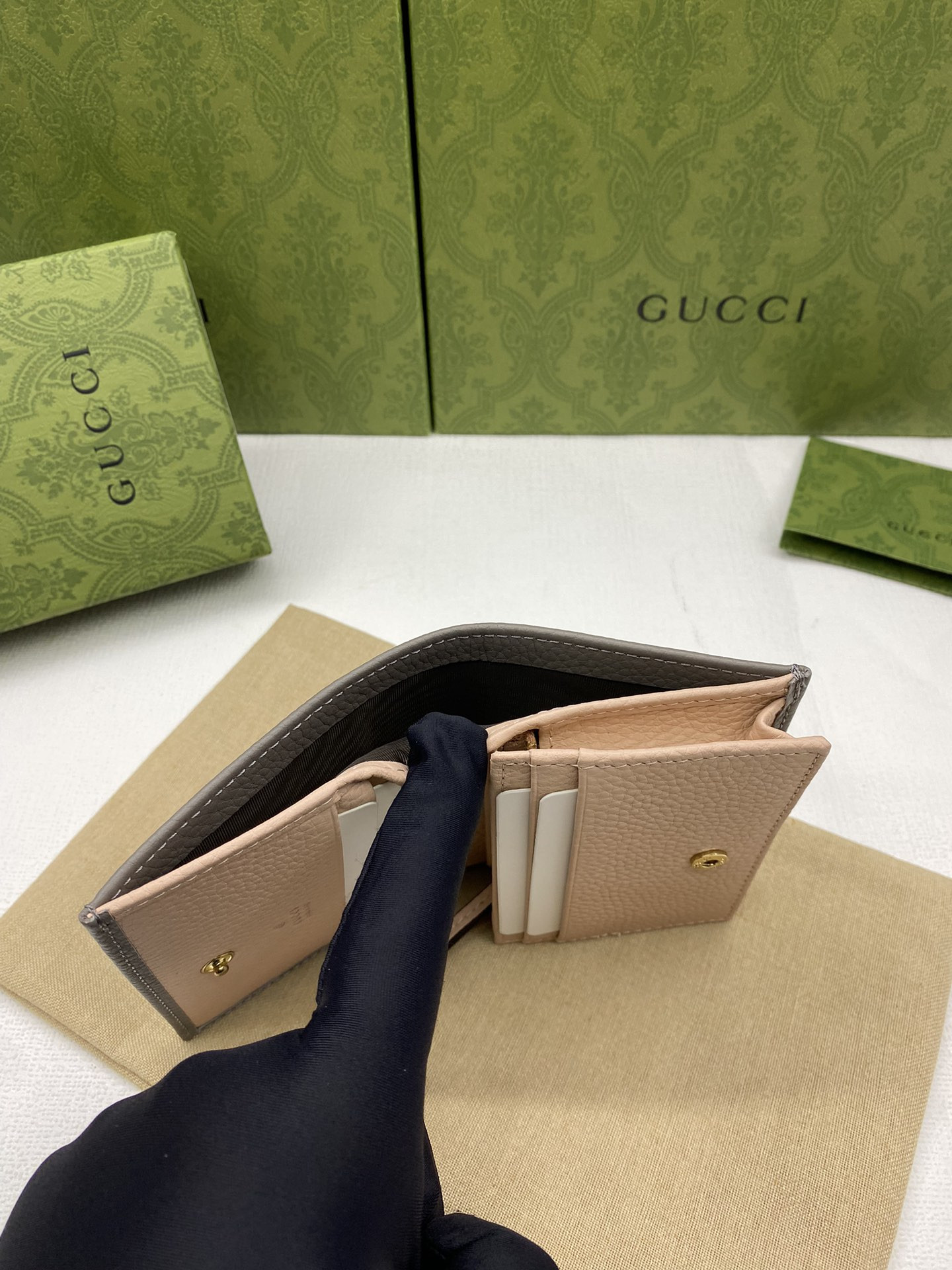 G*u*i huhu card wallet 11x8.5x3cm