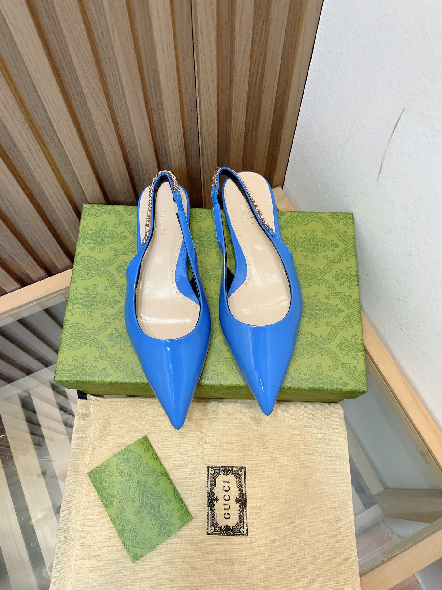 G*u*i signoria slingback pump flat shoes