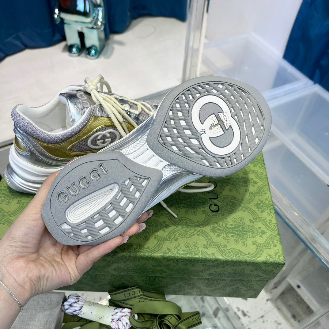 ua G*u*i run sneaker