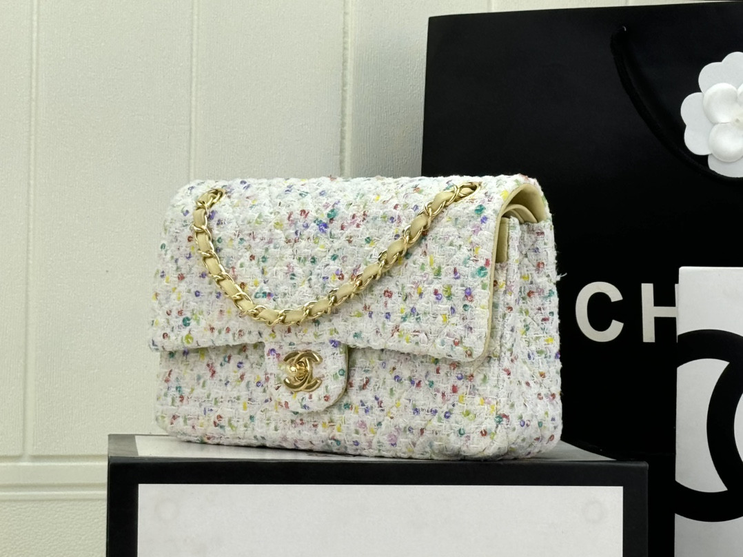 Ch*el mini classic 11.12 handbag 25 15.5 × 25.5 × 6.5 cm