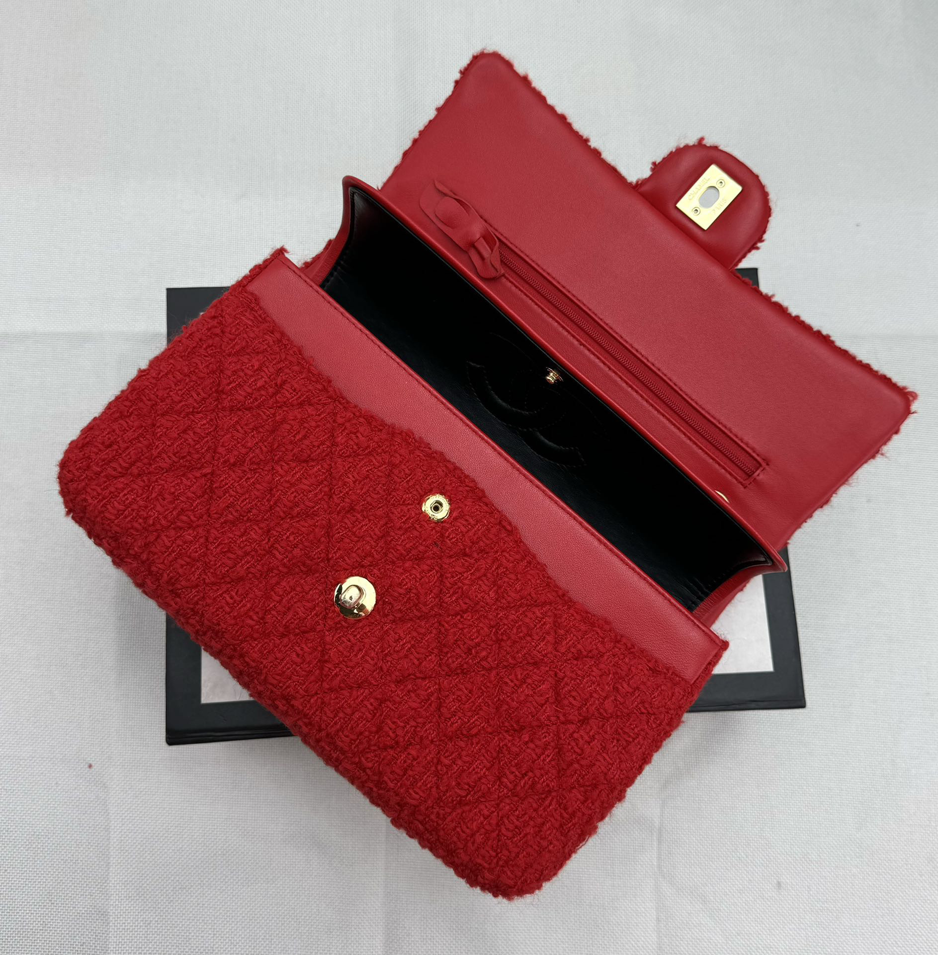 Ch*el mini classic 11.12 handbag 25 15.5 × 25.5 × 6.5 cm
