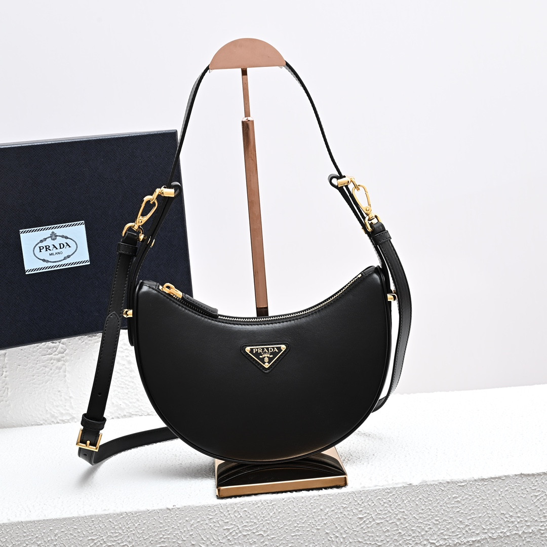 Pra*a arqué shoulder bag 22.5x18.5x6.5cm
