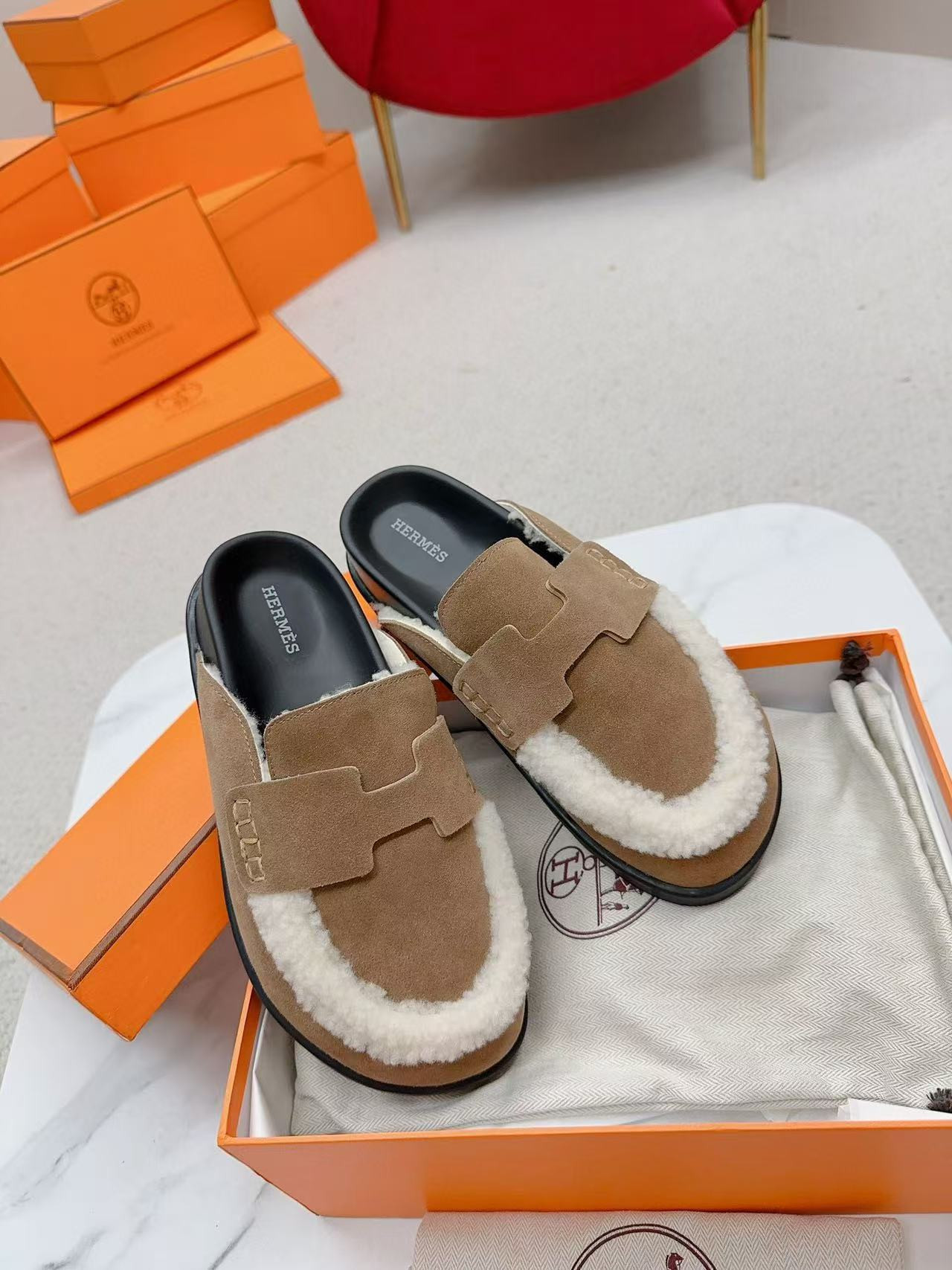 ua H**mes chypre sandal