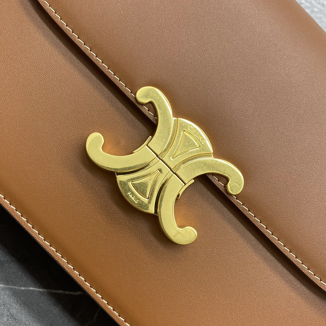 Ce**e triomphe bag 22x16.5x7cm