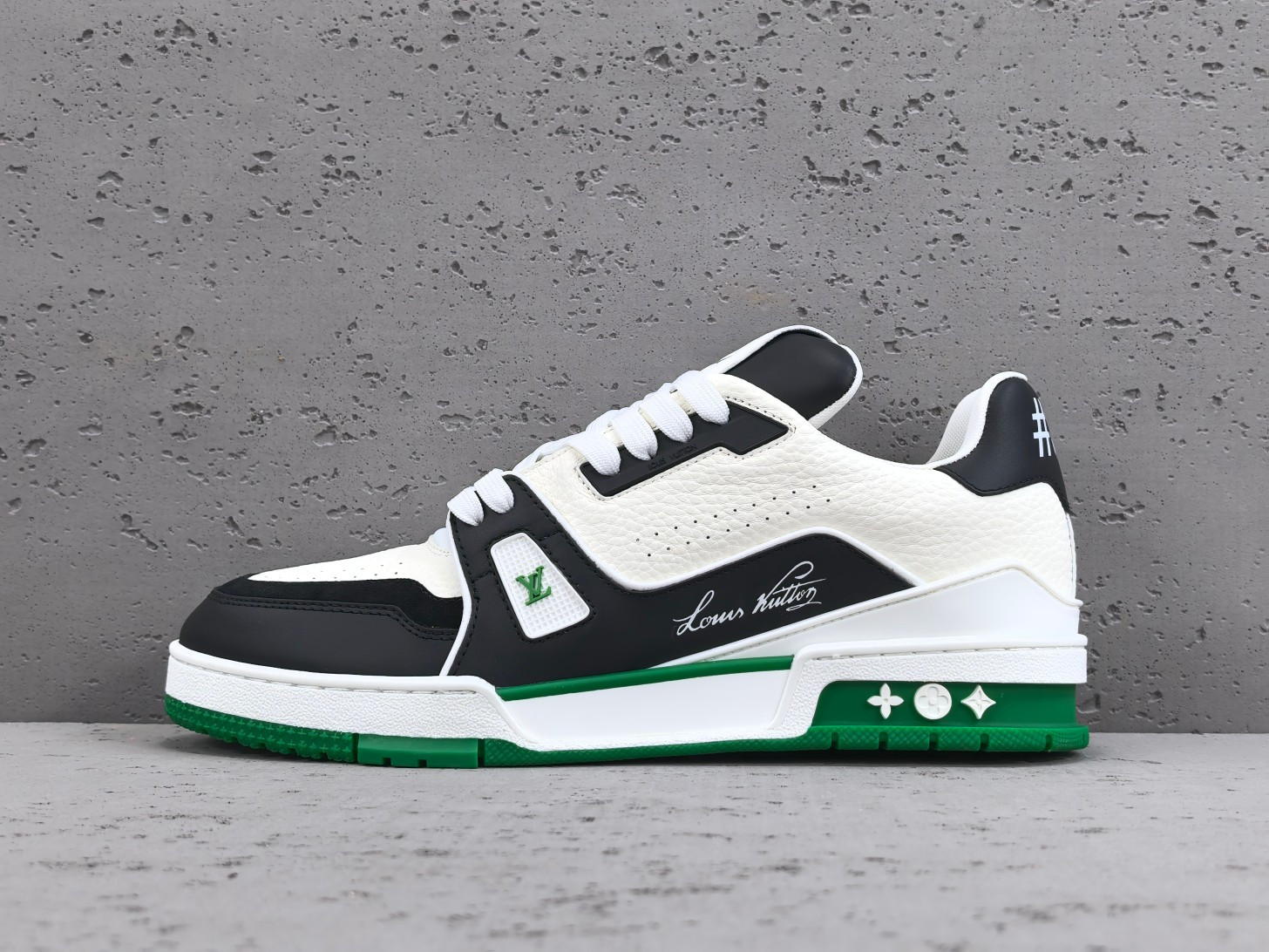 UA LV Trainer Sneaker