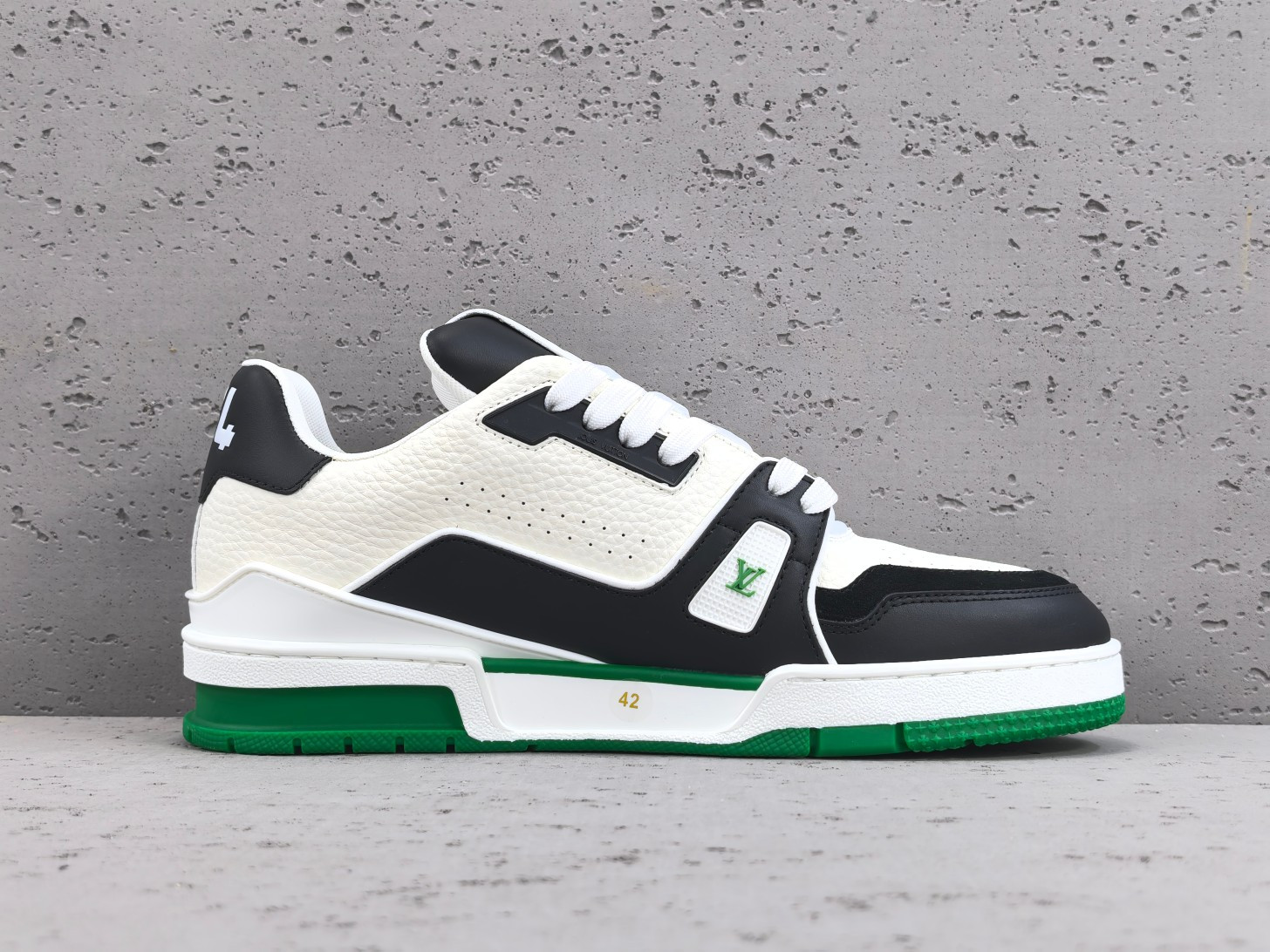 UA LV Trainer Sneaker