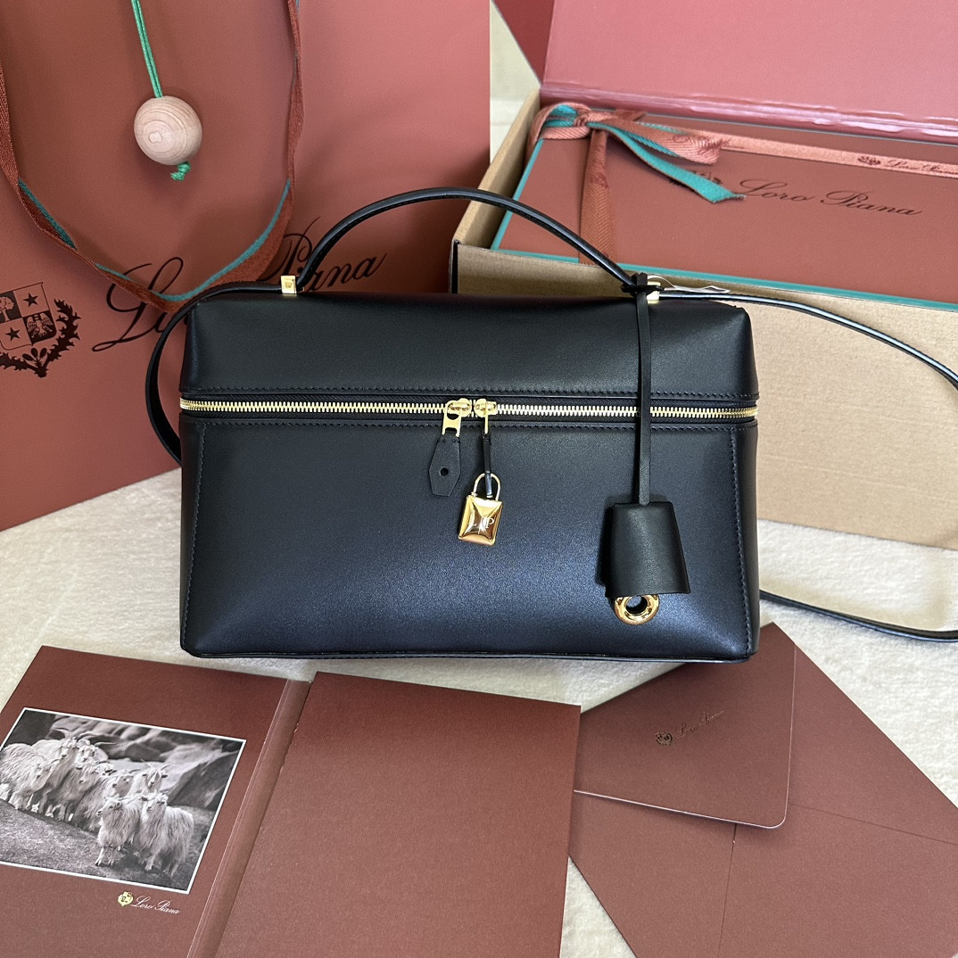 L**o p*ana extra pocket l27 ostrich leather 16 x 27 x 10 cm