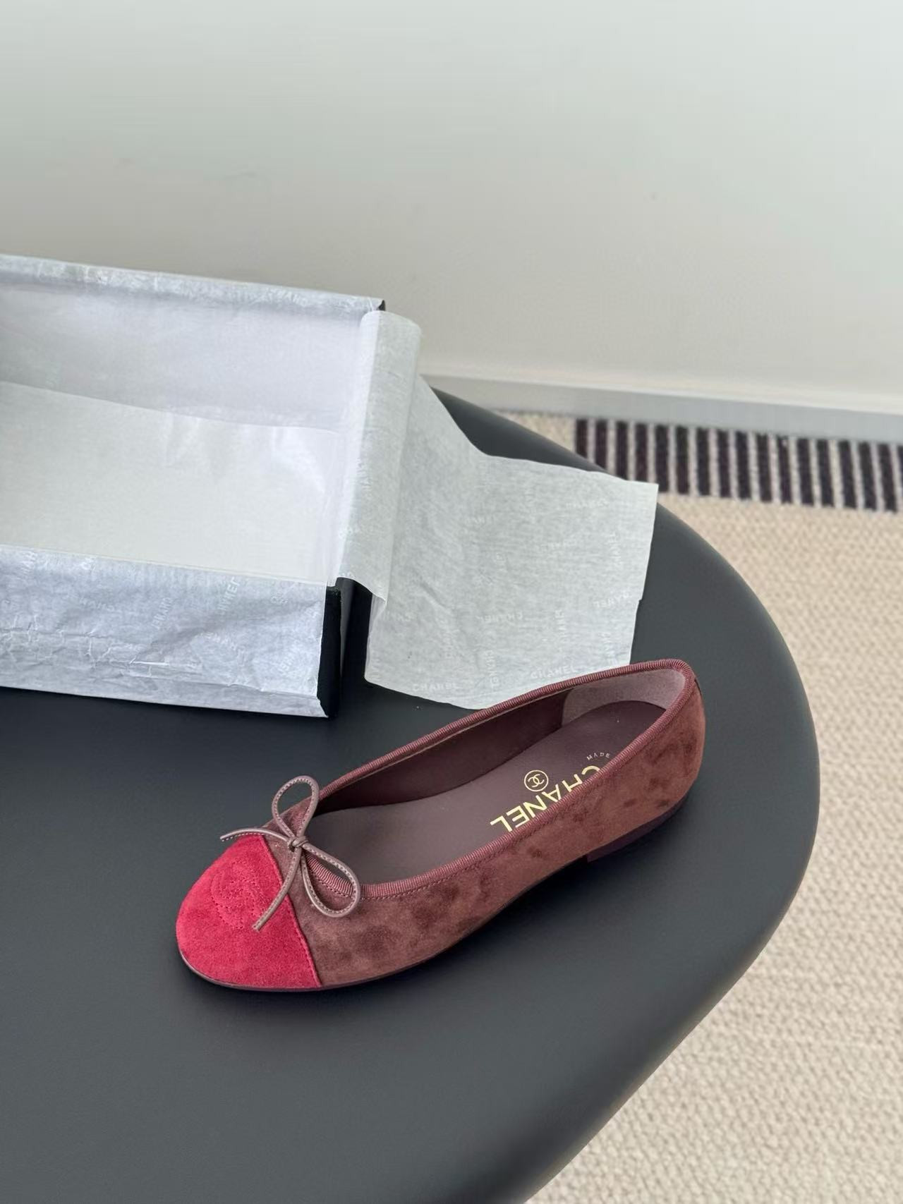 ua Ch*el ballet flats