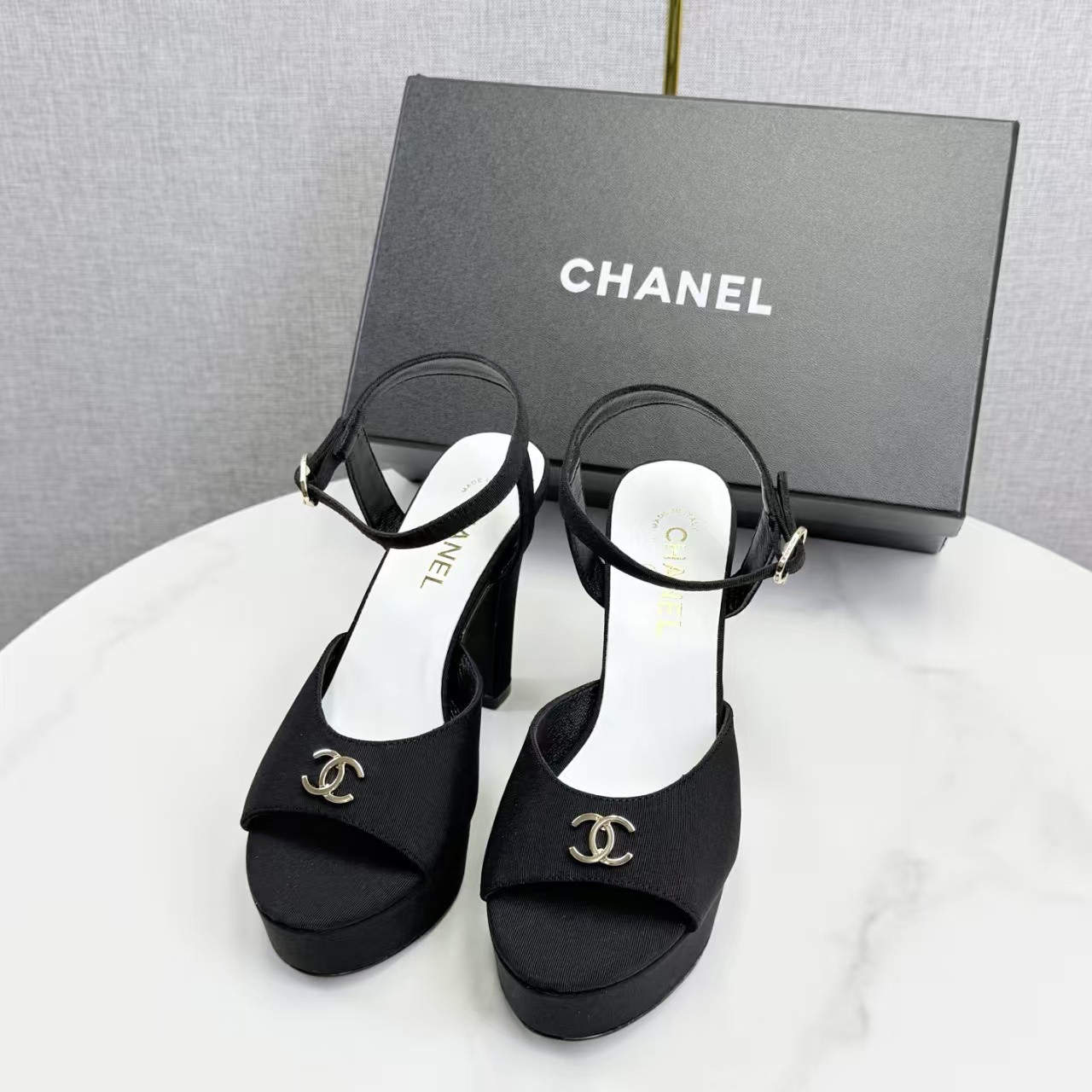 ua Ch*el sandals 11cm heel
