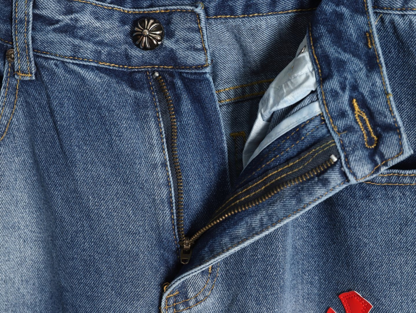 Ch**me He**ts jeans