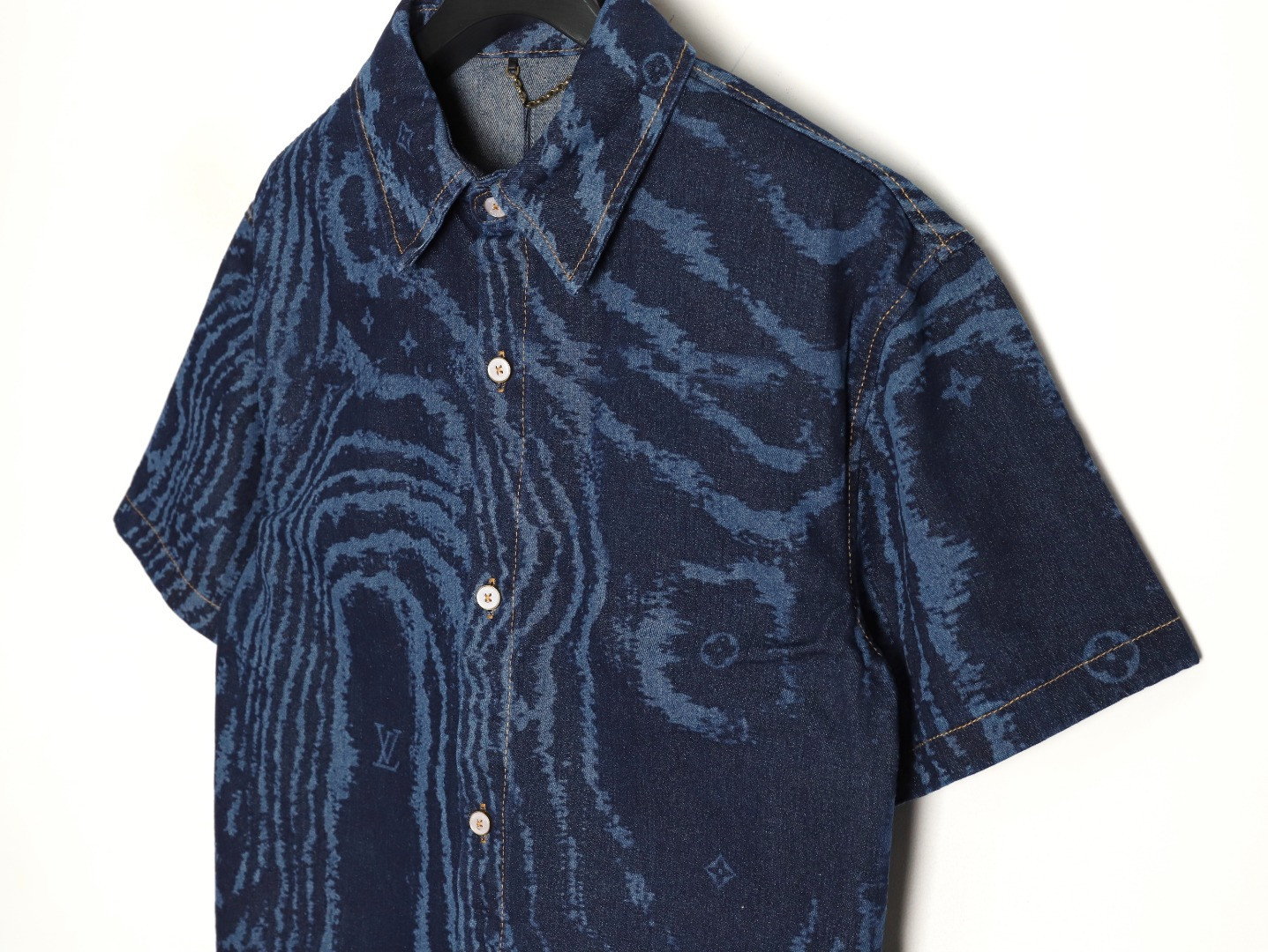 l0*is V*t0n lv short-sleeved shirts
