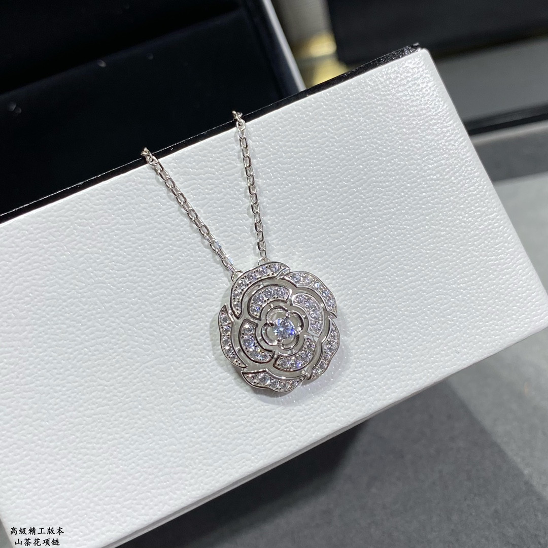 Ch*el camellia necklace