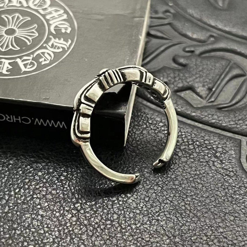 Ch**me He**ts open-ended small cross ring
