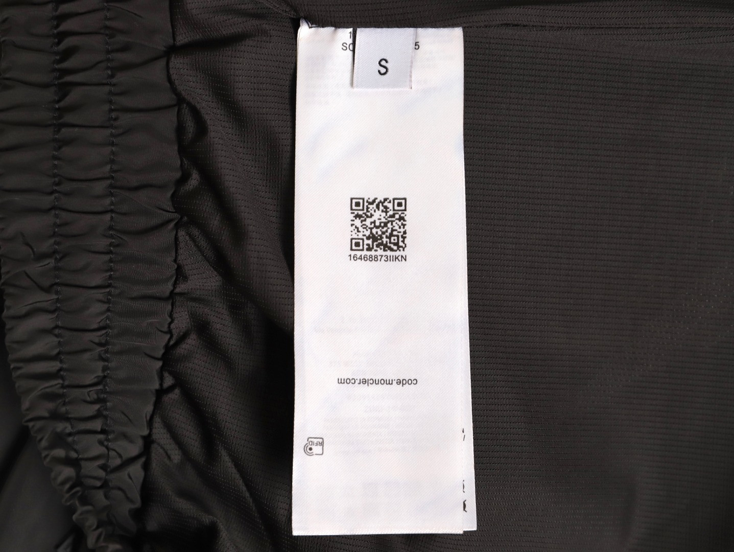 M0nc1er 22fw pants