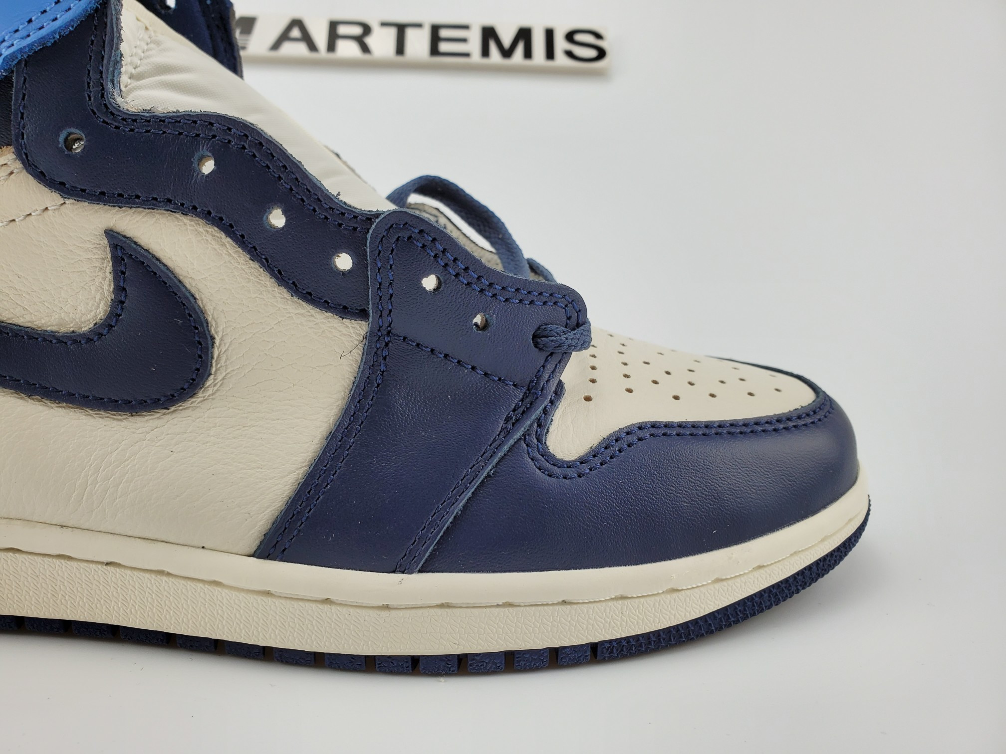 Air Jordan 1 Retro High  "Obsidian Blue"