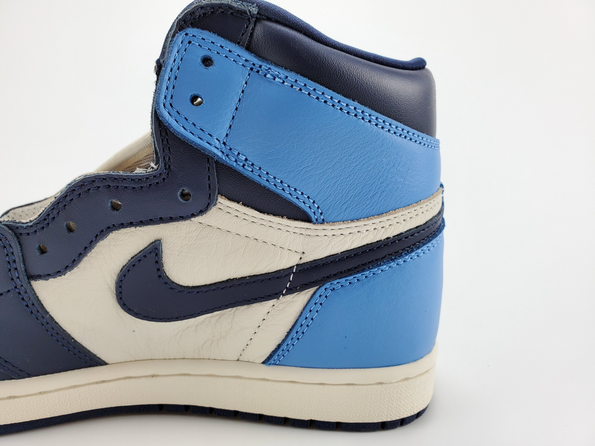 Air Jordan 1 Retro High  "Obsidian Blue"