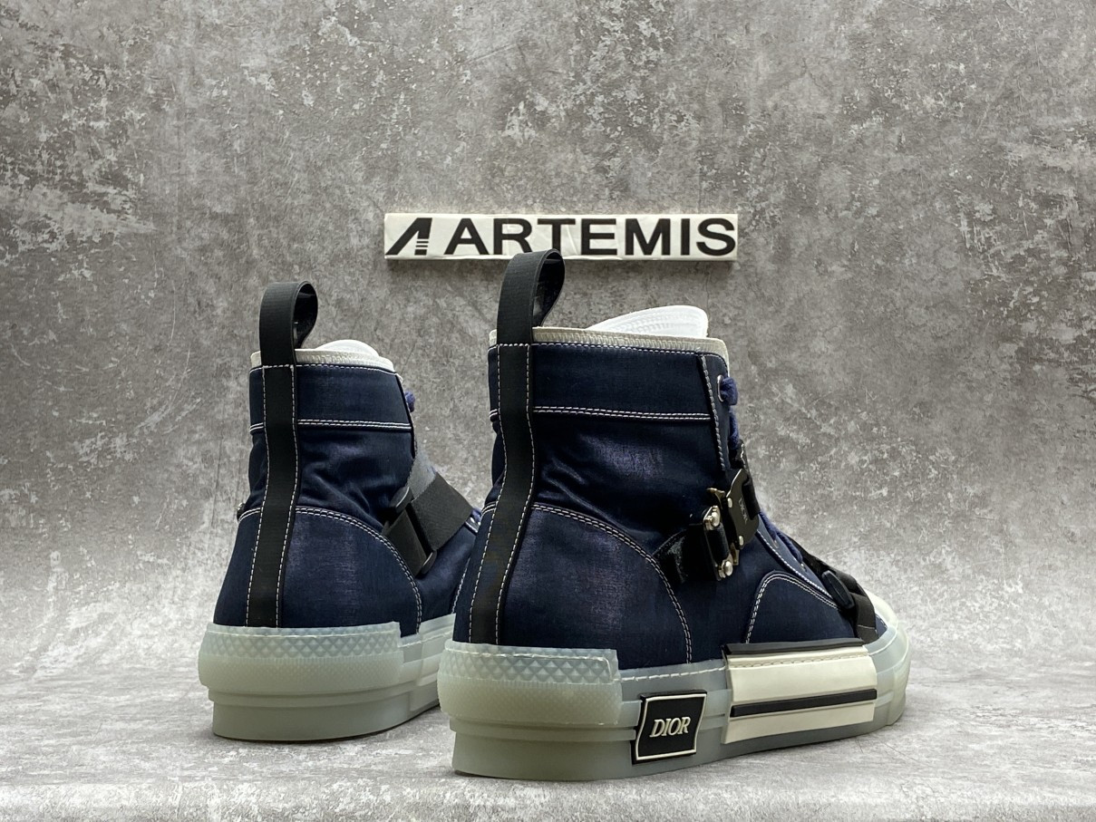 D*or b23 high top blue