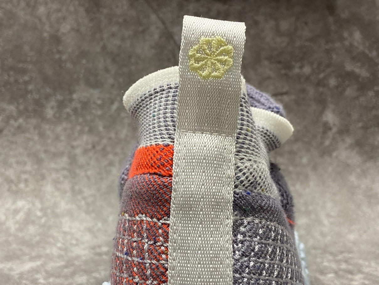 Nike Space Hippie 02 Vast Grey Hyper Crimson