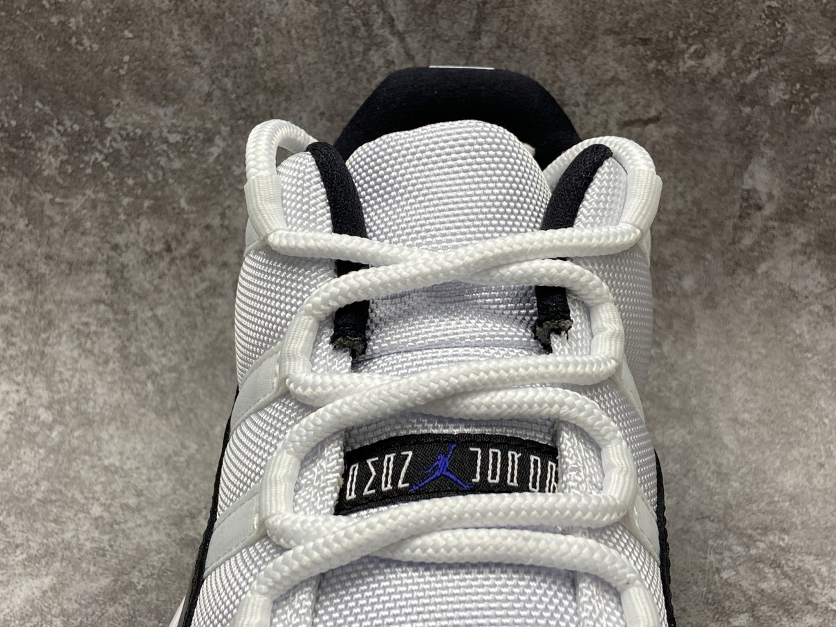 Air Jordan 11 Retro Low Concord