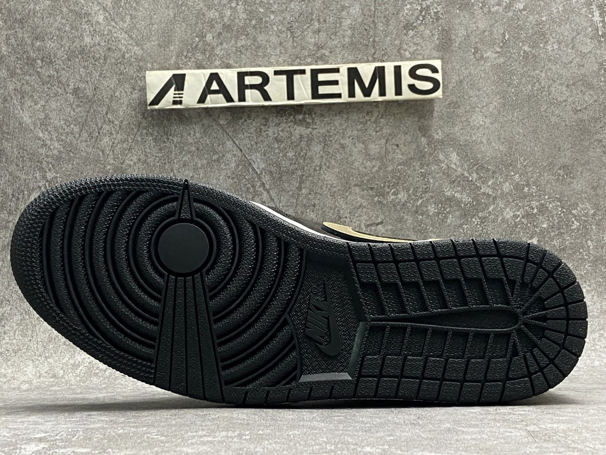 Air Jordan 1 Retro High NRG Patent Gold Toe