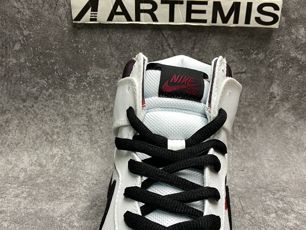 Nike Dunk SB High Melvins